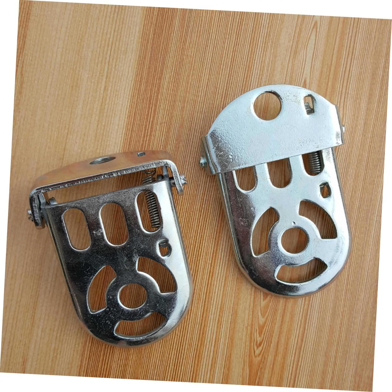 1 Pair Folding Bike Foot Peg Footrest for Durable Metal Easy Assembly for Mountain and Standard Bicycles for Comfortable Riding Experience