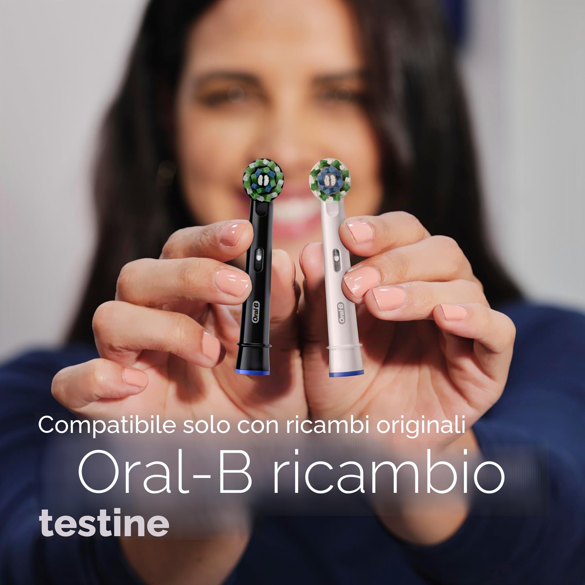 Oral-B Pro 100 CrossAction - Spazzolino da denti a batteria, colore: nero