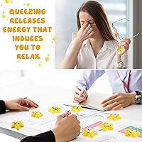 Vista 6 de Kasyat 30 bolas de estrés con forma de estrella para aliviar el estrés, bola sonriente, color amarillo, mini bolas de espuma sonriente, juguetes