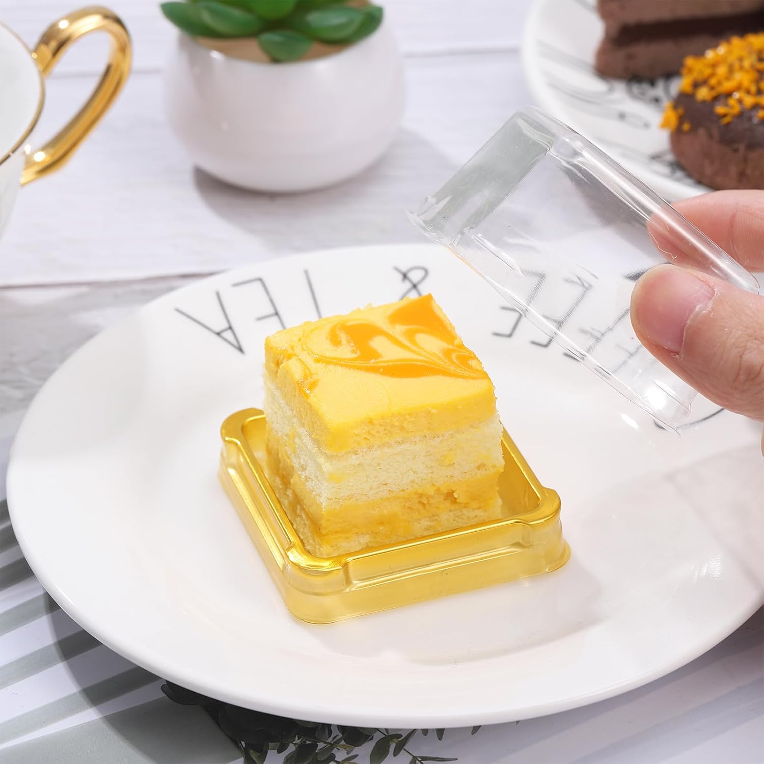 Plastic Mini Cake Box, Square Moon cake Dome Cake Boxes, Golden