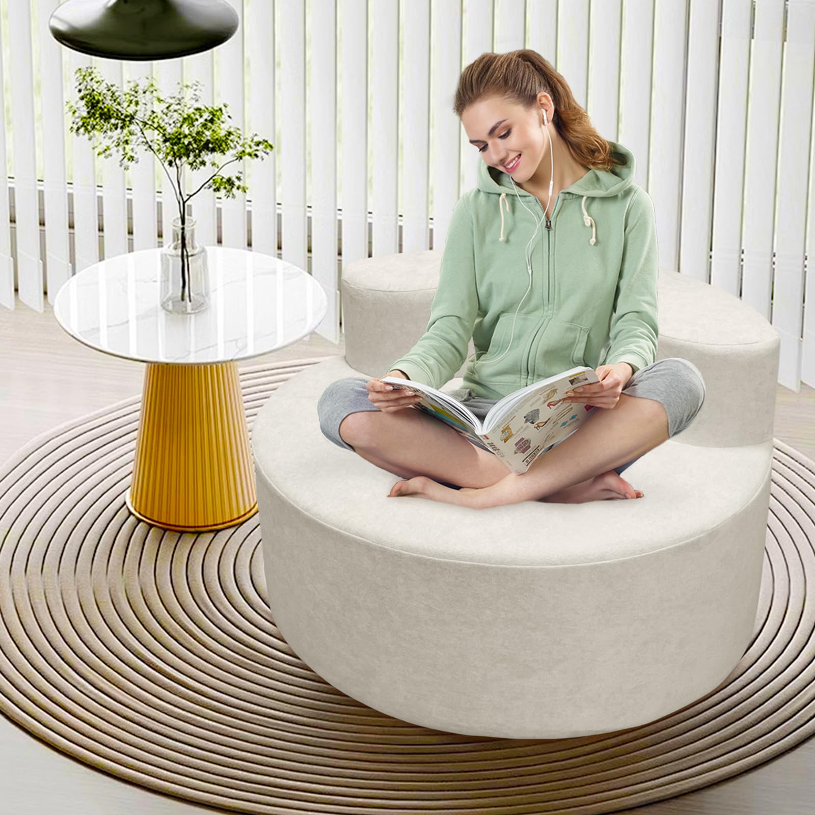 Sedia rotonda oversize moderna di lusso, con schienale curvo stretto, con design a mezza luna e schiuma ad alta densità per soggiorno, salotto e sala proiezione (bianco sporco)