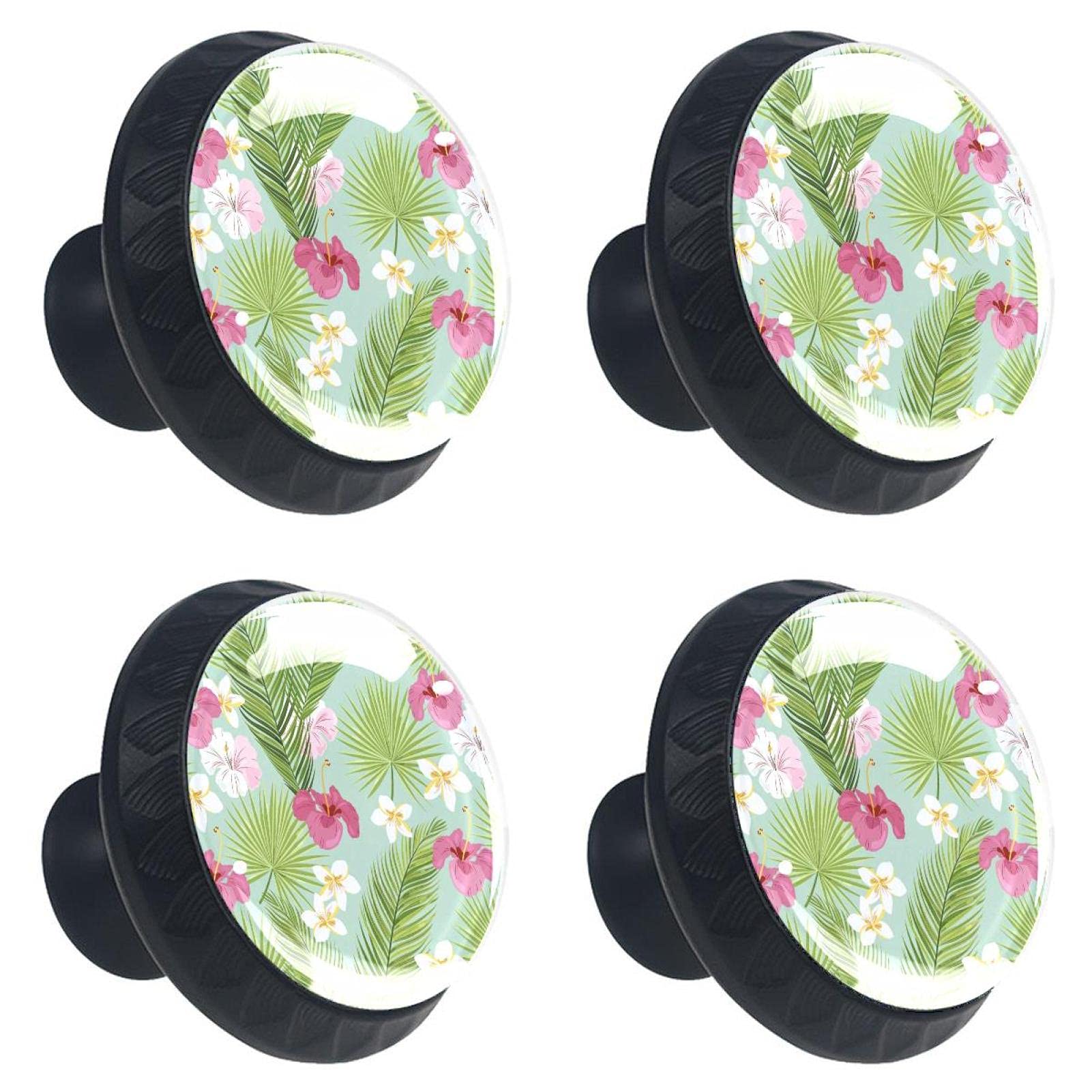 Rénover un meuble facilement avec 4 boutons en verre à motif tropical