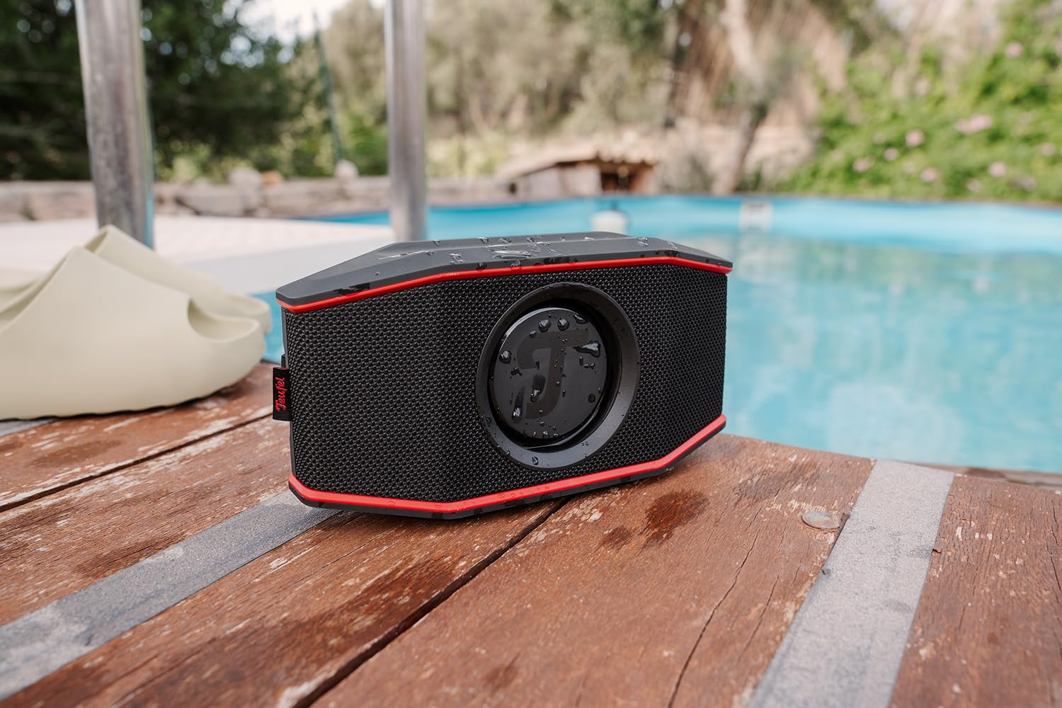Teufel ROCKSTER GO 2 Stereo Set Bluetooth Speaker - Tragbarer Lautsprecher für draußen, mit Langer Akkulaufzeit (28 h), Wasserdicht IP67, Wireless Musikstreaming, USB Soundcard, Outdoor -schwarz/rot