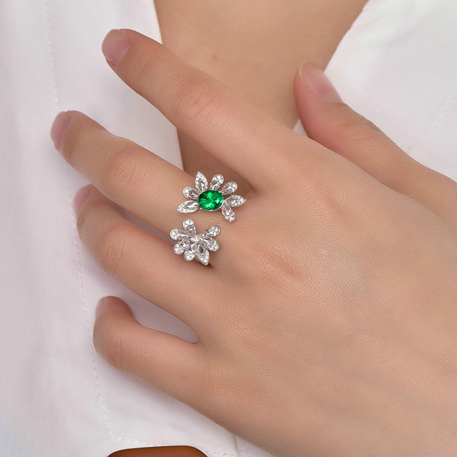 Obrączki ślubne damskie pojedyncze platyna 950, pierścionek ślubny dla kobiet kwiaty 0,7 ct owalny szmaragd i moissanit 0,85 ct rozm. 47-65