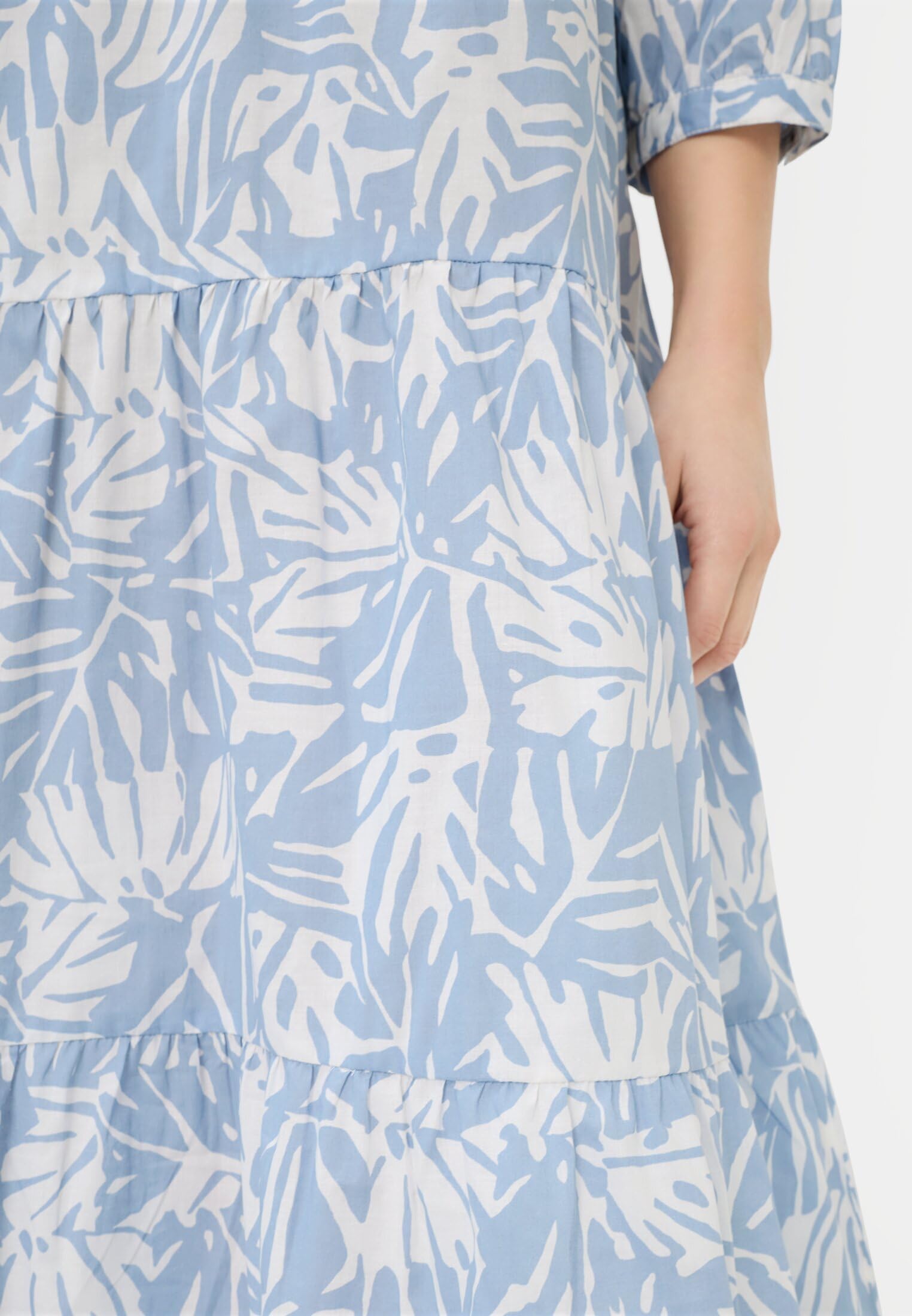 camel active Damen Sommerkleid mit Allover-Print | Mittellanges Kleid mit 3/4 Ärmel, Print, V-Ausschnitt und einem schicken Stehkragen für Alltag und Freizeit