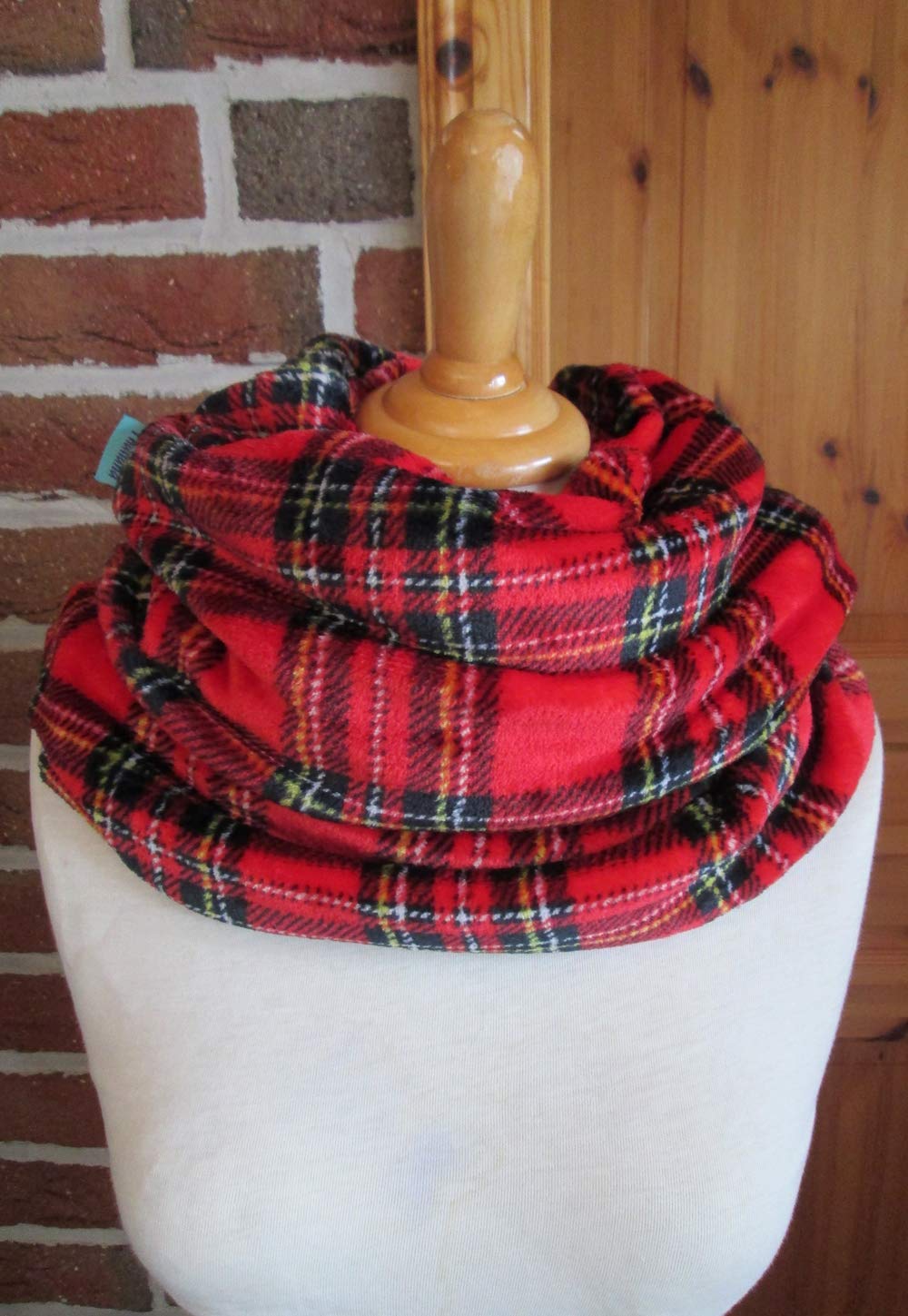 roter Schal mit Karos Schottenkaro tartan knallig Loopschal kuschelig warm