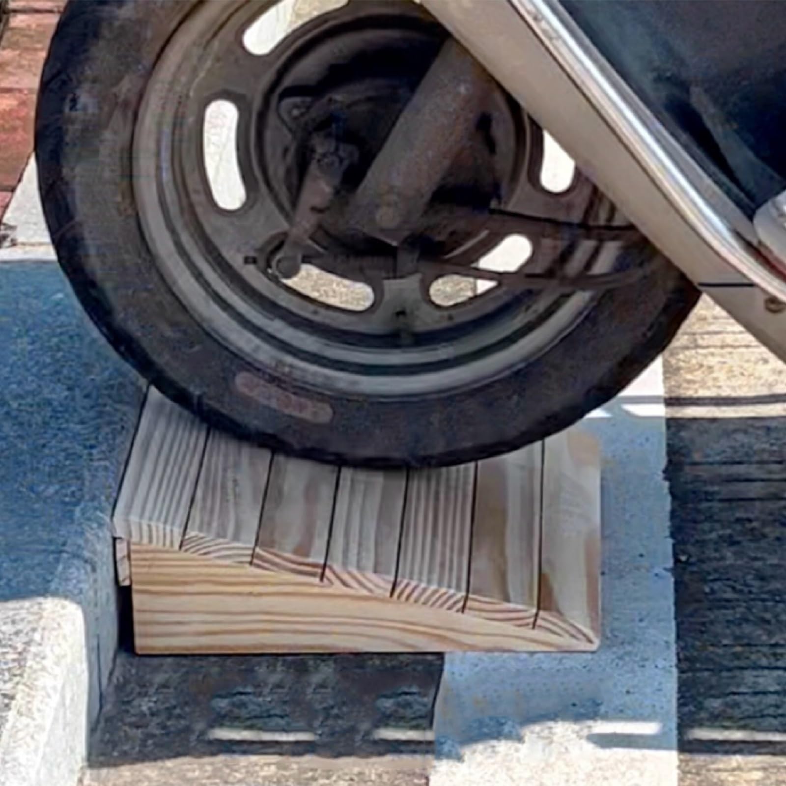 Robuste Gehwegrampe für Motorräder und Trolleys, Massivholz mit verstärkter Unterstützung, 20 x 20 x 9 cm, stabil, ideal für einfaches Beladen und Zugänglichkeit