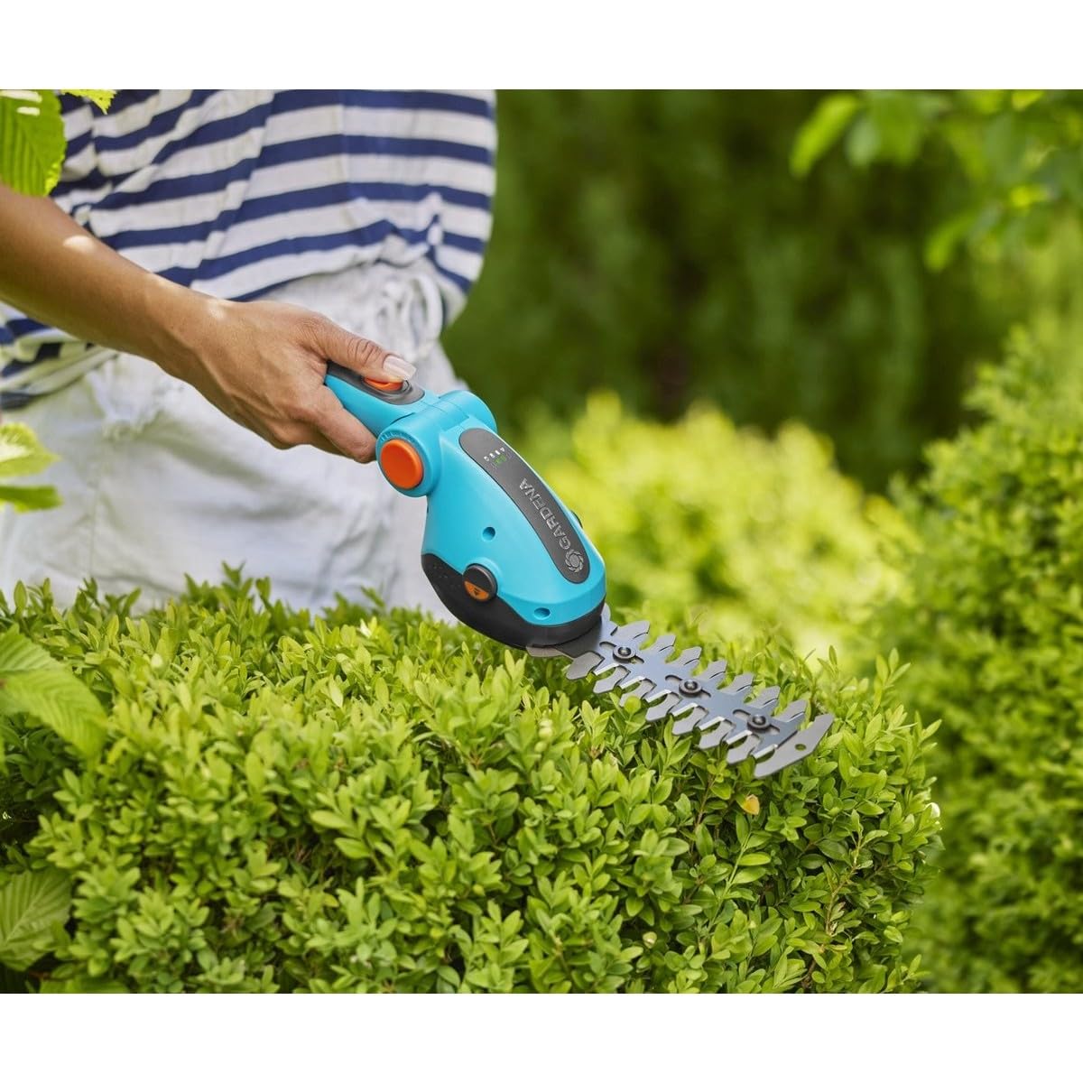 Juego de tijeras a batería para setos y borde césped tijeras Gardena