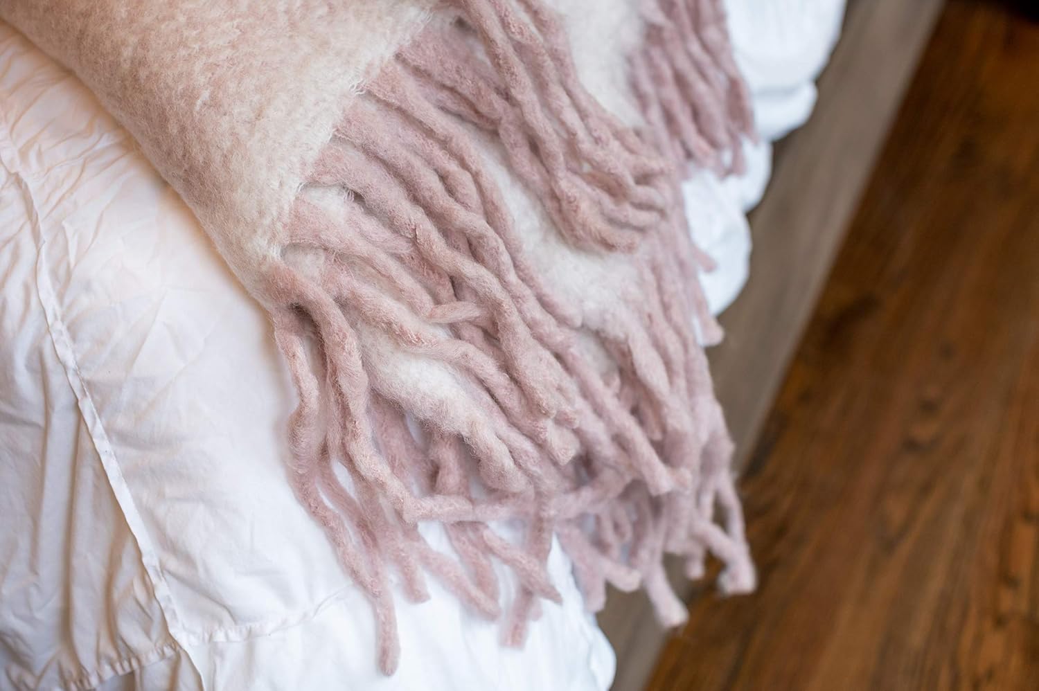 Bеѕt Quаlіtу 🔥 POPULAR LIFE HOME Aurora Mohair Herringbone Throw | Decorative Mohair Blanket, Classic Chevron Pattern, Soft, Fuzzy Throw Blanket, Pink 50 x 60” Hоttеѕt Sаlеѕ POPULAR LIFE HOME Aurora Mohair Herringbone Throw | Decorative Mohair Blanket, Classic Chevron Pattern, Soft, Fuzzy Throw Blanket, Pink 50 x 60”