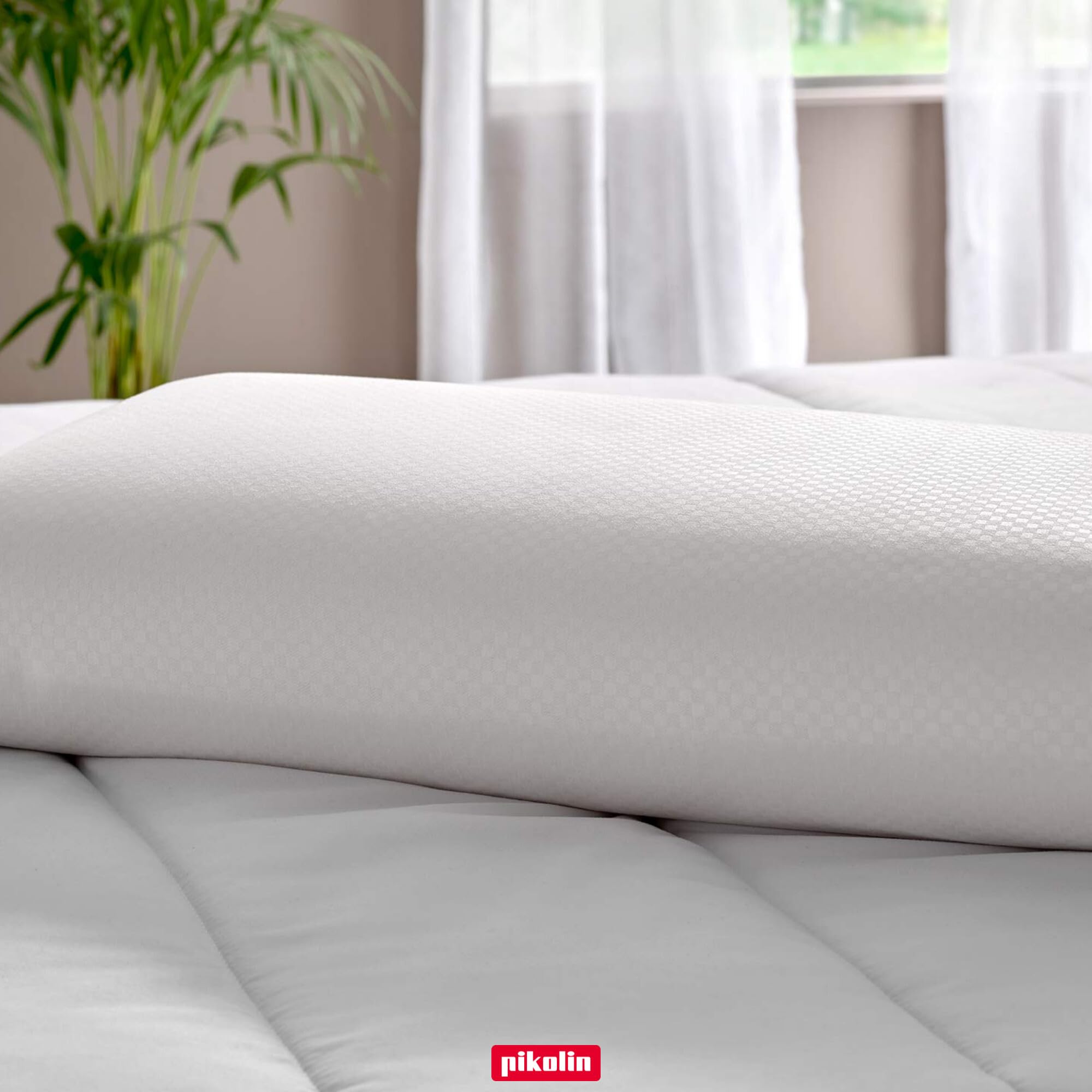PIKOLIN Set 2 Cuscini Memory Foam da Hotel 70 cm - Adattabilità al Collo e Ipoallergenici - Guanciale Letto Media Rigidità per Tutte Le Posizioni di Sonno - Doppia Federa Traspirante e Morbida