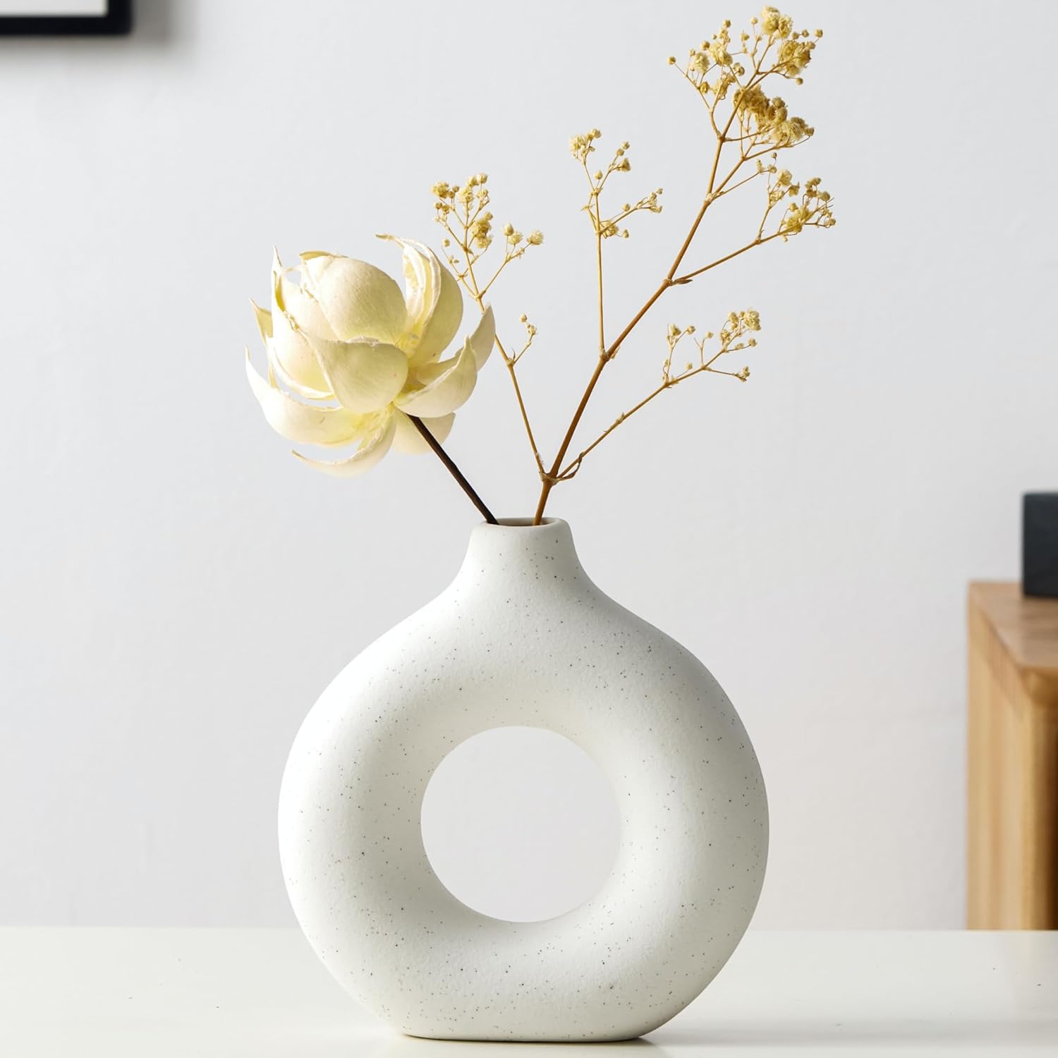 Modern Donut-Shaped Decorative Vases, Handmade Minimalist Boho ins Style, Modern Vase for Home Decor for Wedding Dinner Table Party Living Room Office Bedroom (Beige, Small) Beige Small