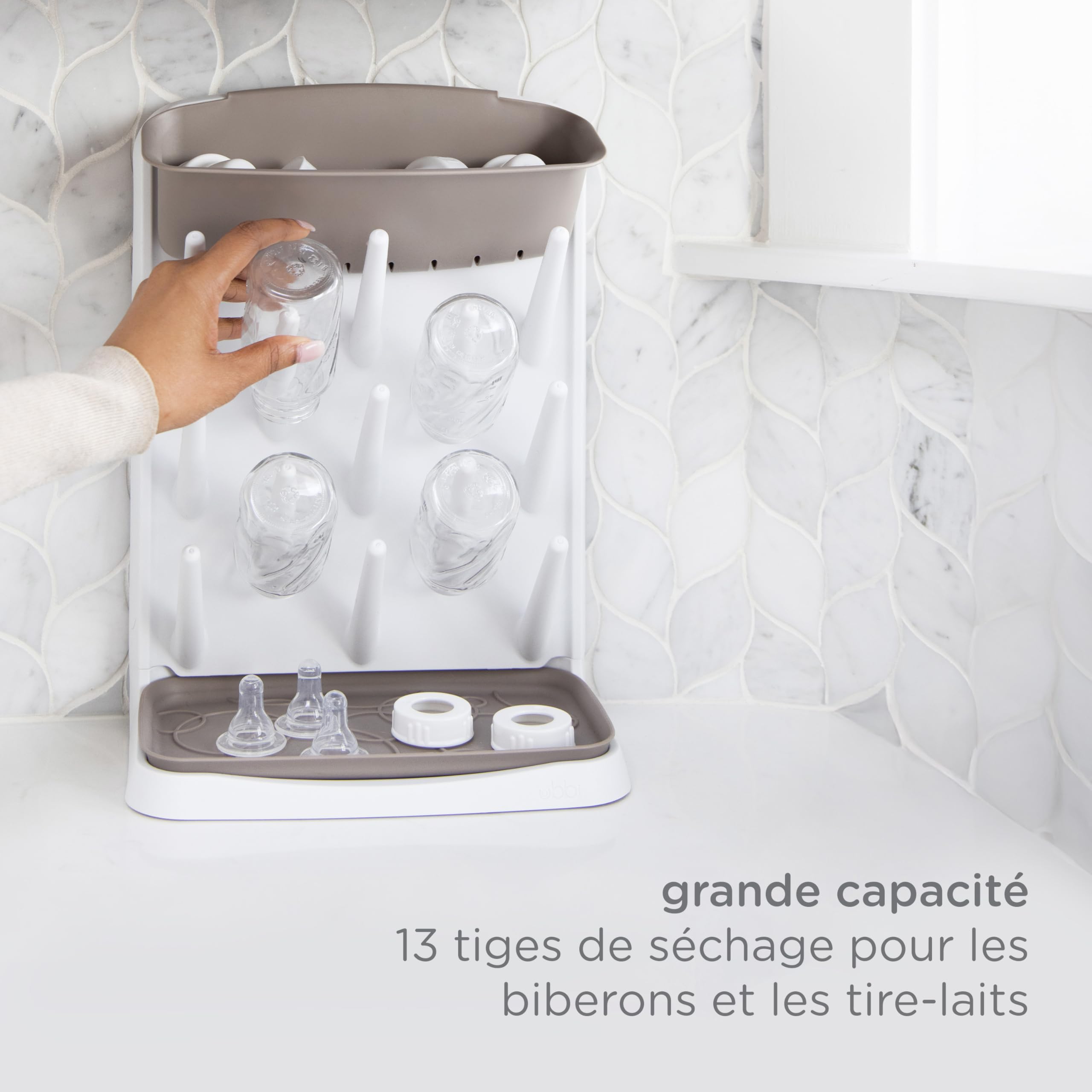 Ubbi Égouttoir Vertical pour biberons de bébé, Gain de Place, Organiseur de biberons, Taupe