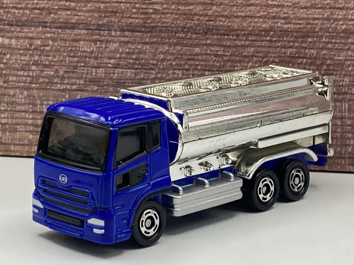 Amazon | トミカ UDトラックス クオン タンクローリー 青 ブルー 標識