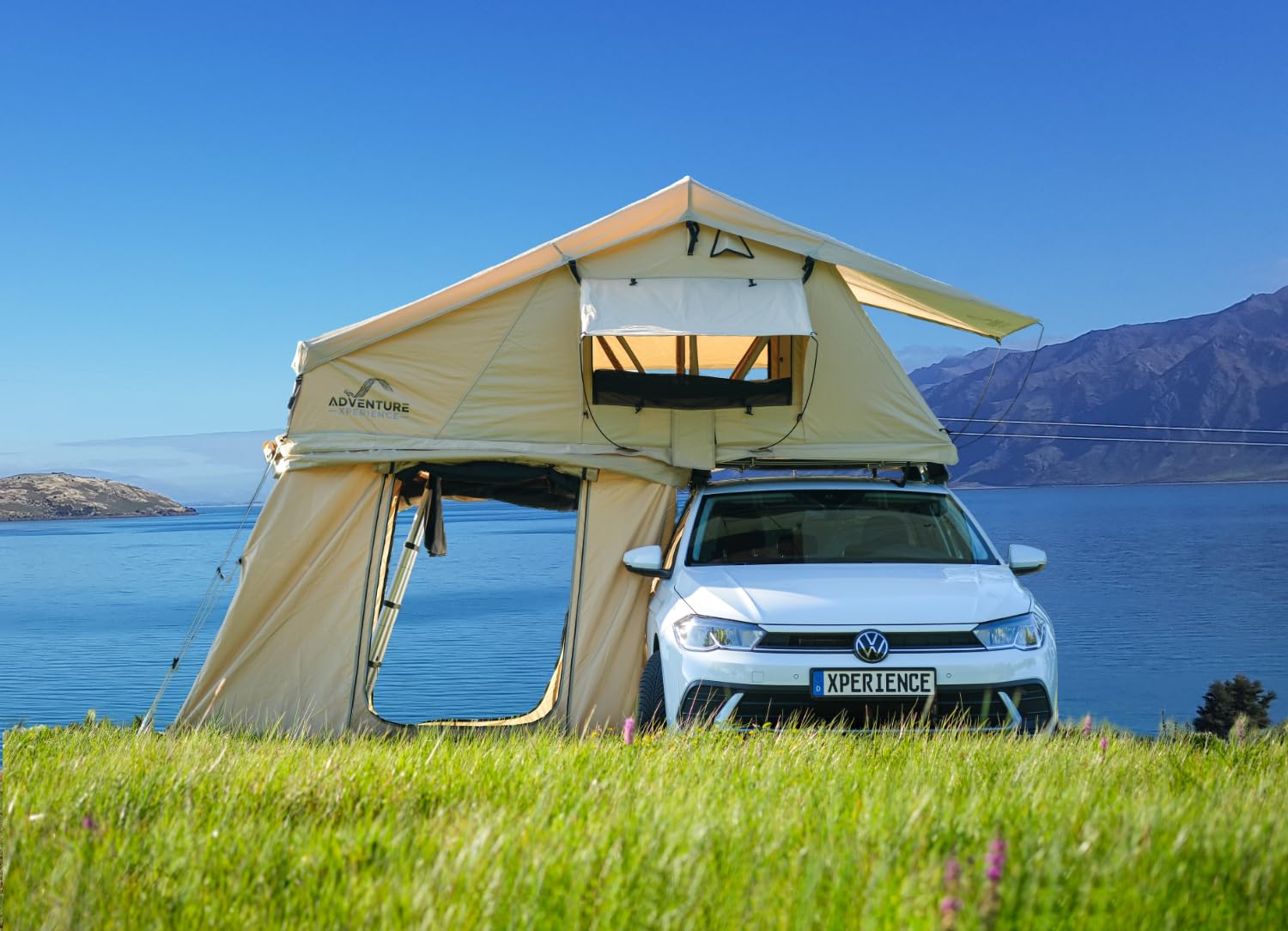 Adventure Xperience Auto Dachzelt mit Vorzelt 140x240 cm für 2 Personen – Vorzelt höhenverstellbar – inkl. Komfort-Matratze – Regenfest 5000mm Wassersäule Auto & Motorrad
