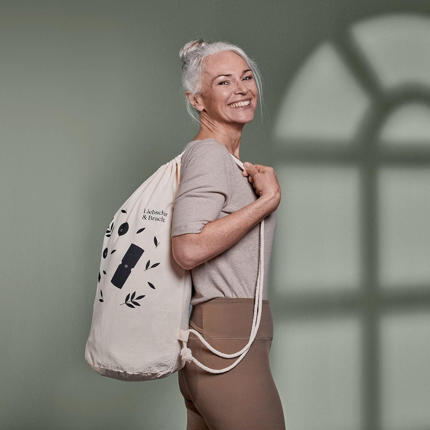 Kit de massage Liebscher & BrachtRouleau et boule fascia (2 pièces chaque) pour le développement des muscles, du tissu conjonctif et du métabolisme avec des exercices détaillés sur DVD.