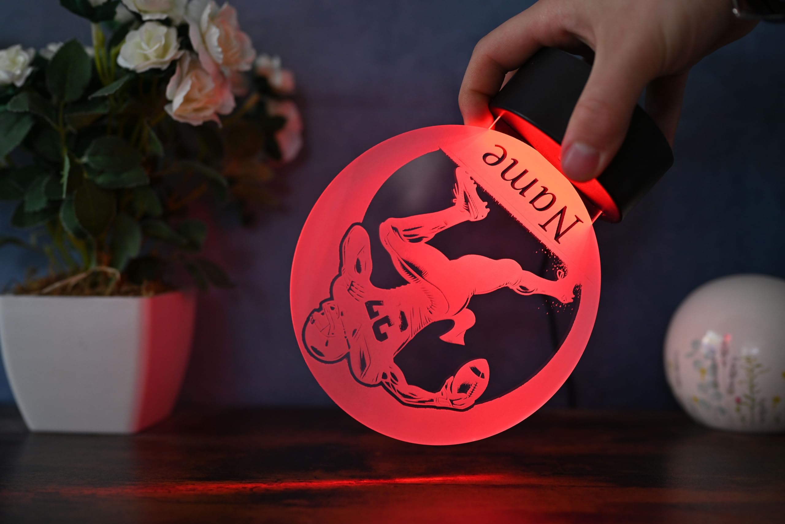 Personalisierte LED Football Lampe – Geschenkidee für American Football Spieler & NFL Fans – LED Nachtlicht mit Namen – Football Deko für Zuhause