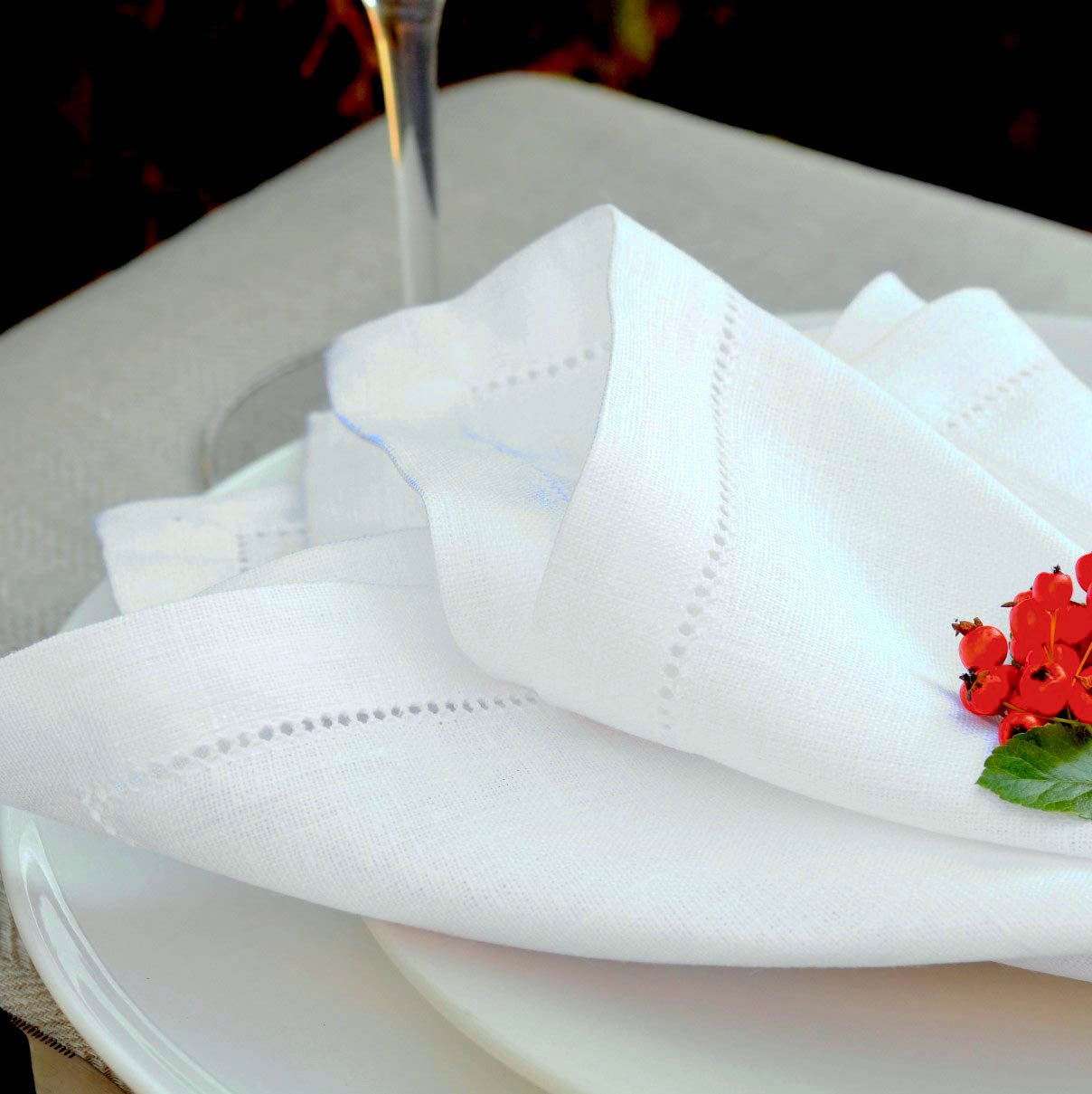 Linen & Cotton Set Di 4 Tovaglioli In Stoffa Con Orlo A Giorno FLORENCE, 100% Lino - 43cm x 43cm (Bianco)