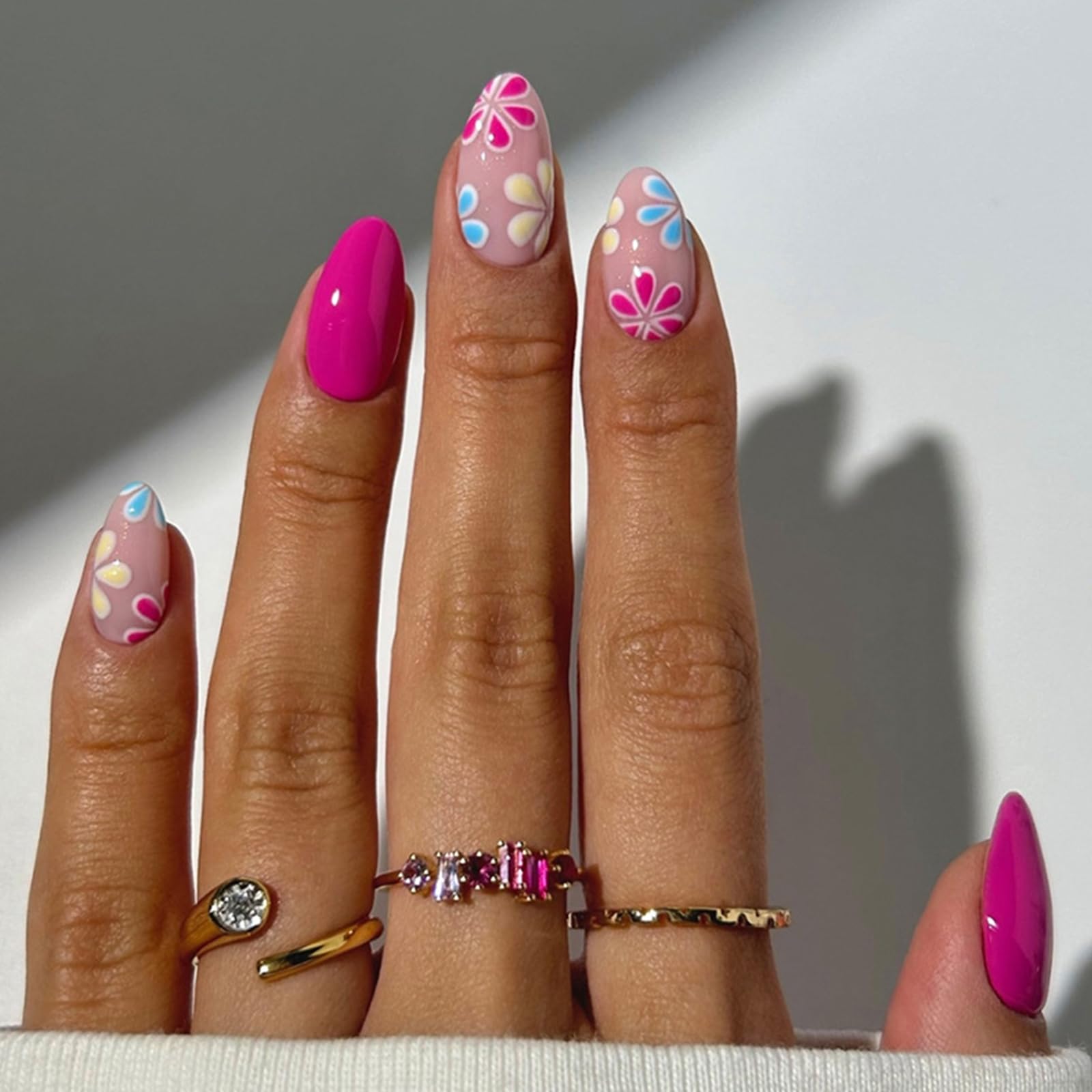 Noerrors 24 Unghie Corte a Forma di Mandorla Rosa Calda per la Primavera e l'Estate, Squisita Manicure Artistiche