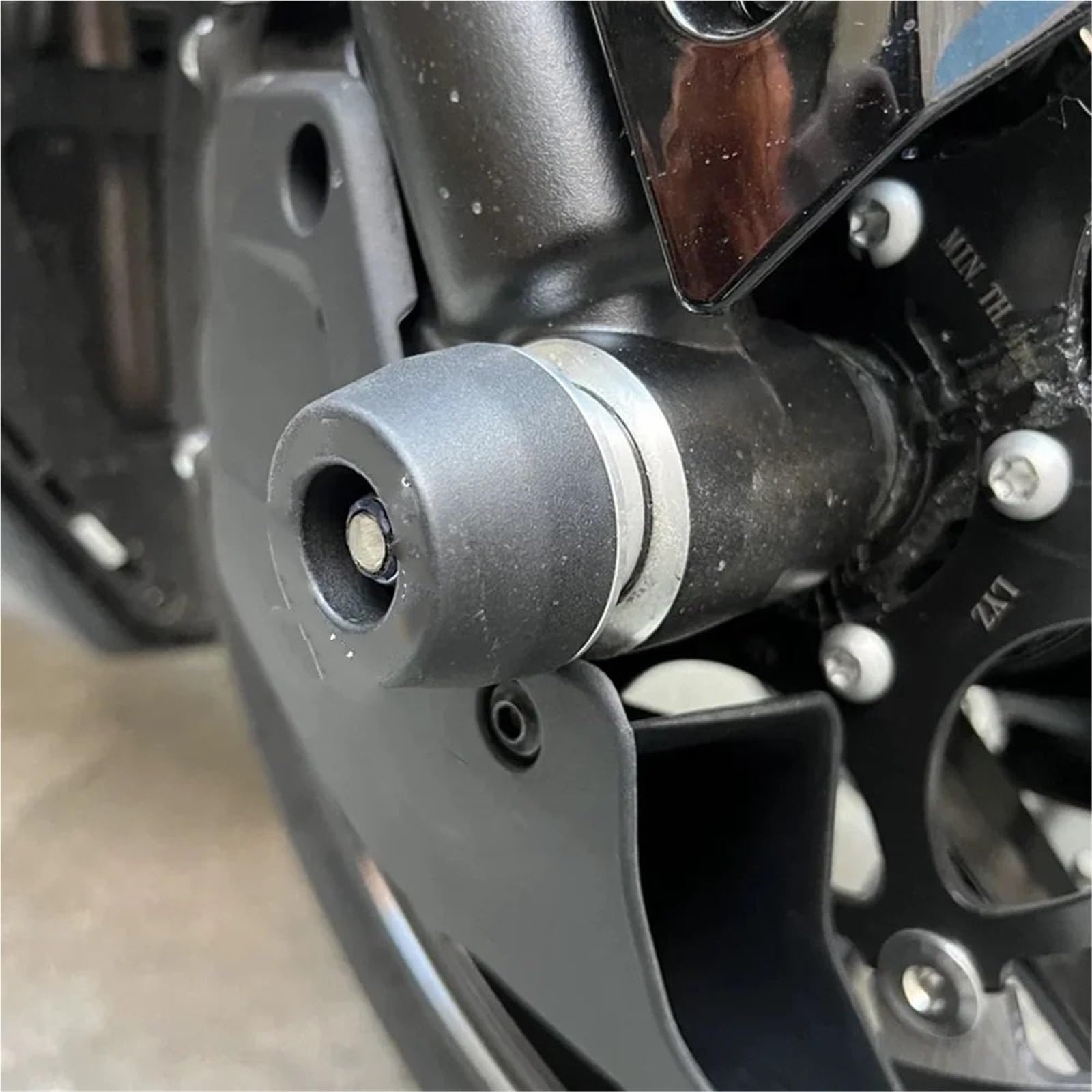 Pasuje do motocykla Honda CB750 HORNET CB 750 2023 2024 2025 Przednia i tylna oś widelca Crash Sliders Wheel wspornik szpula wahacza(Front-Rear)