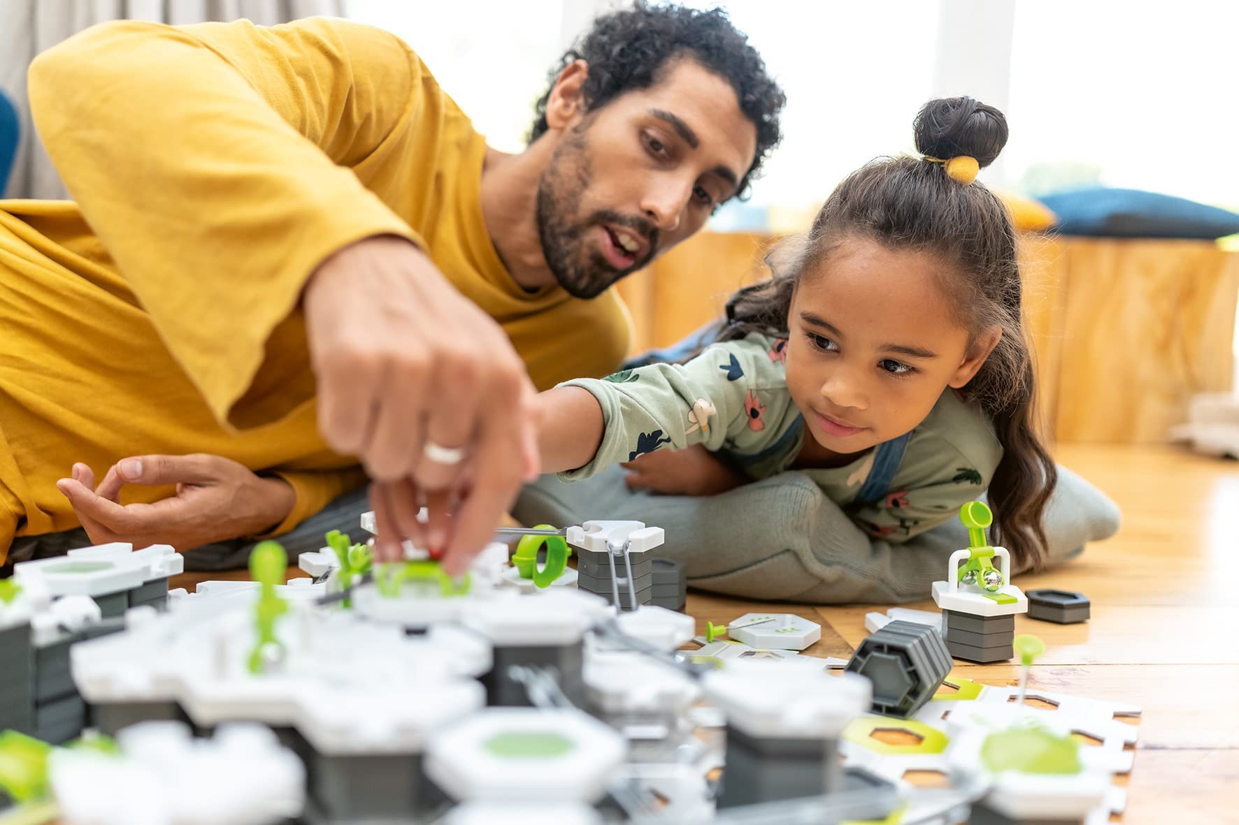 Ravensburger - Calendrier de l'avent GraviTrax -27273-24 Cases Surprises Avant Noël - 62 pièces de Construction - Jeu de Construction - Circuits de Billes - Enfants 8 Ans et Plus -Version française