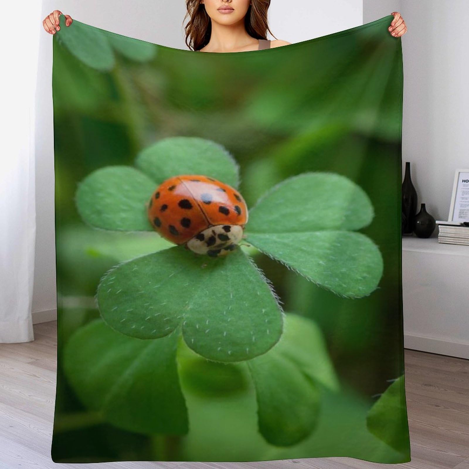Couverture de canapé coccinelle en flannel pour vos soirées cocooning chaleureuses