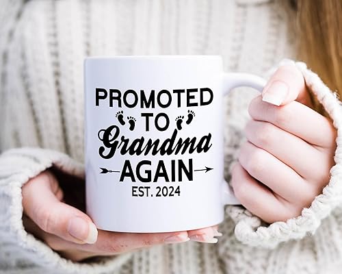 Miniatura 3 de Taza de cerámica de 11 onzas con texto en inglés "Promoted To Grandma Again Est 2024", diseño de abuelas y anuncio de embarazo