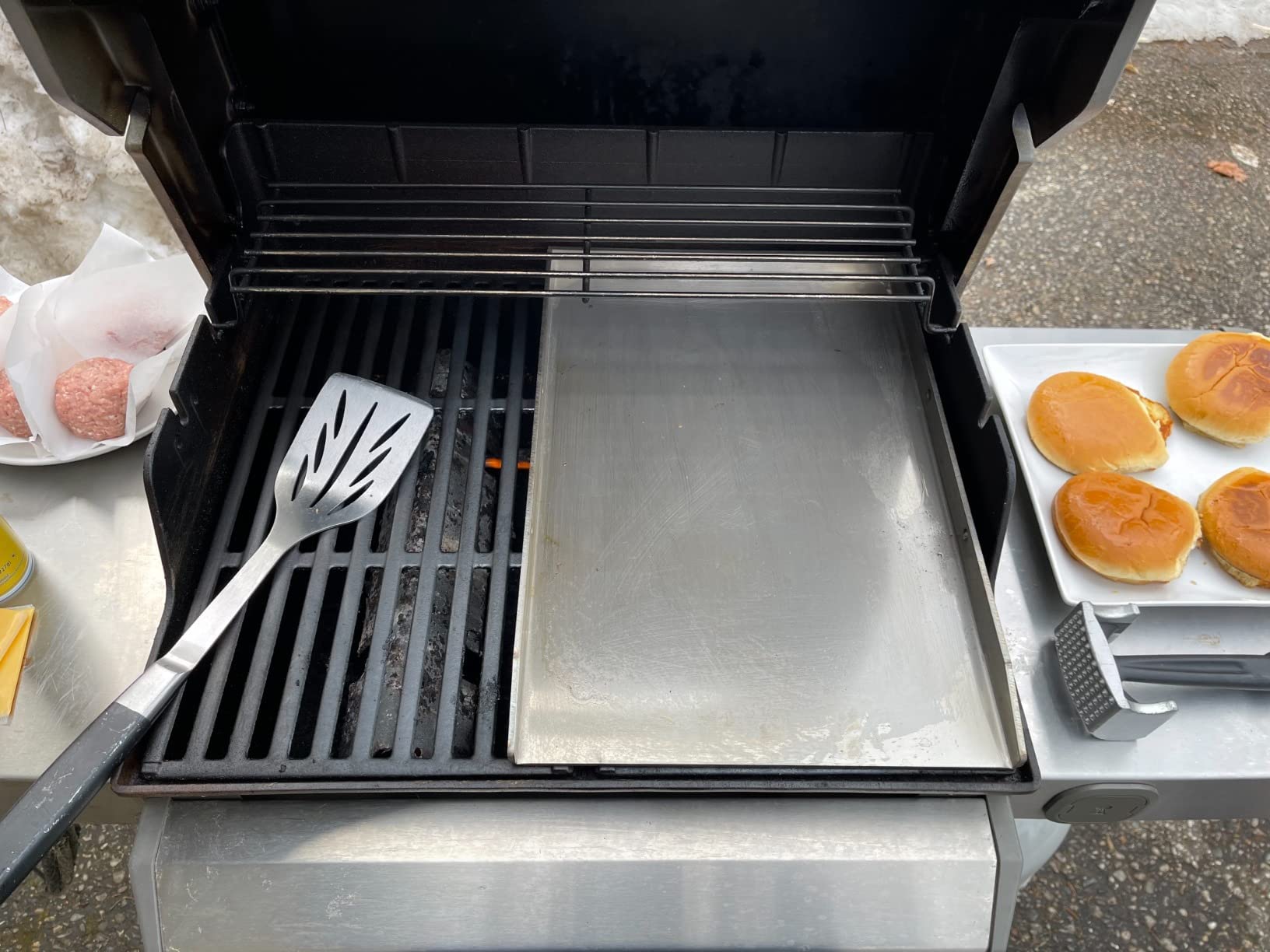 WELL GRILL 30x40CM Plancha Grillplatte mit Grillspachtel Schaber set, Massiv aus 4.2mm Universal BBQ Plancha Grill Grillplatte Edelstahl für die meisten Gasgrill und Holzkohlegrill