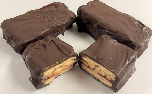 Scott's Cakes Chocolate oscuro Graham Cracker Mantequilla de cacahuete y fresa jalea sándwiches en un contenedor de 1 libra