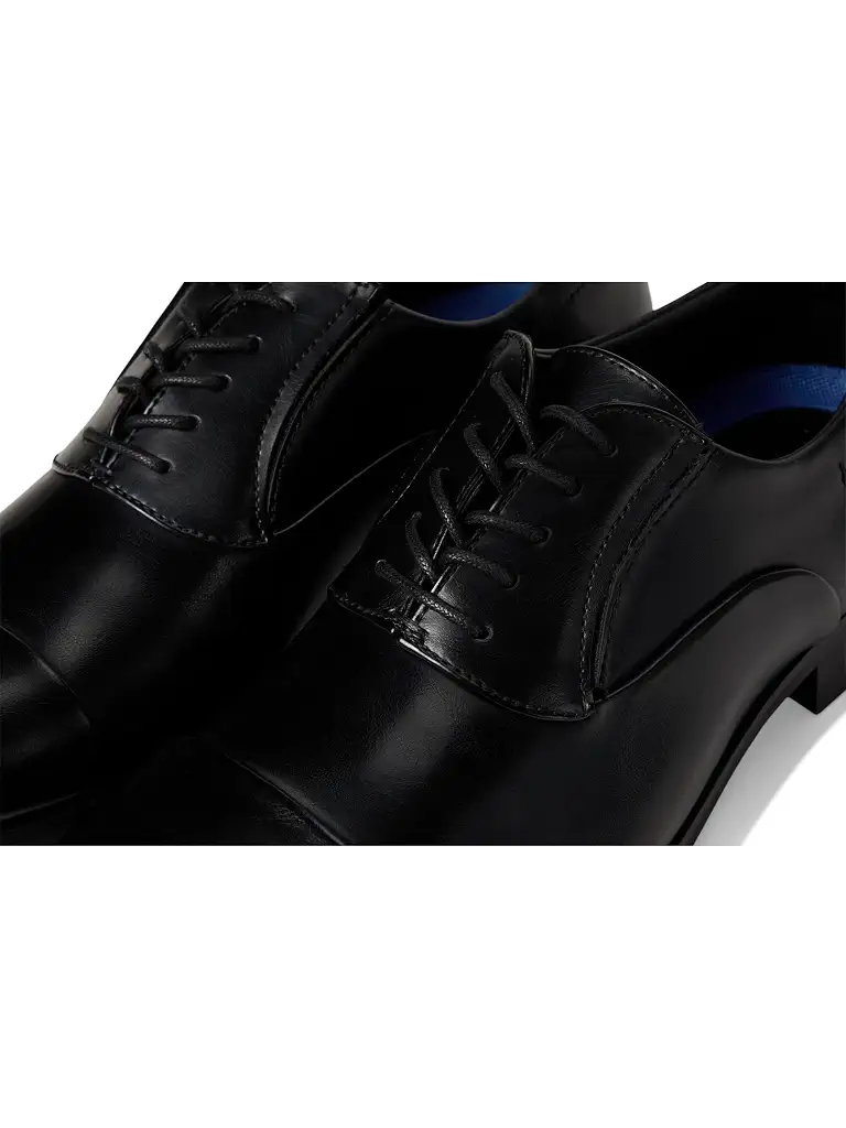 Kenneth Cole Heath
