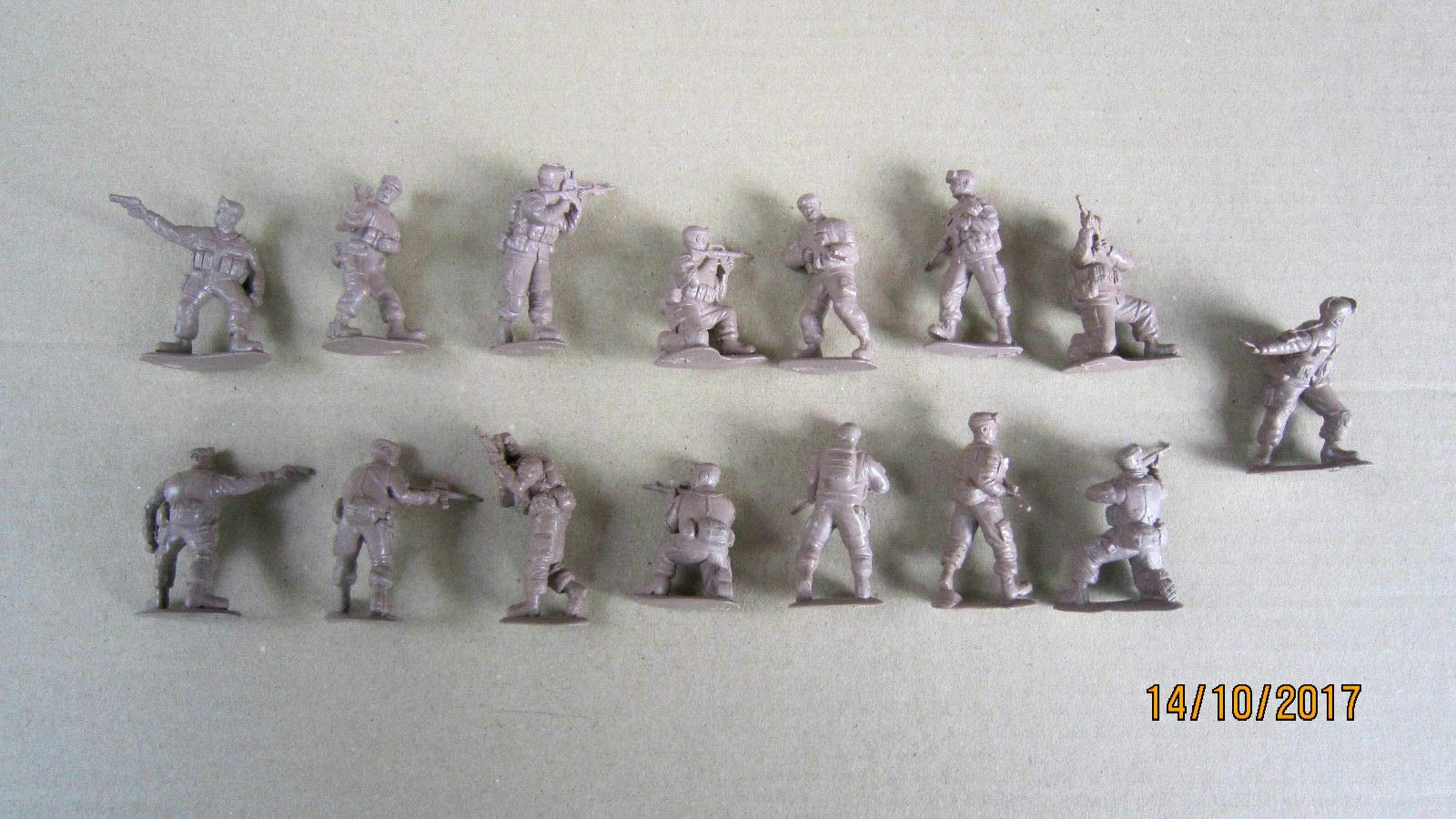 【中古】「非常に良い」Mars Figures 32011-1/32 デルタフォース スケールプラスチックモデルキット Amazon.com: Mars Figures 32011-1/32 Delta Force, Scale Plastic