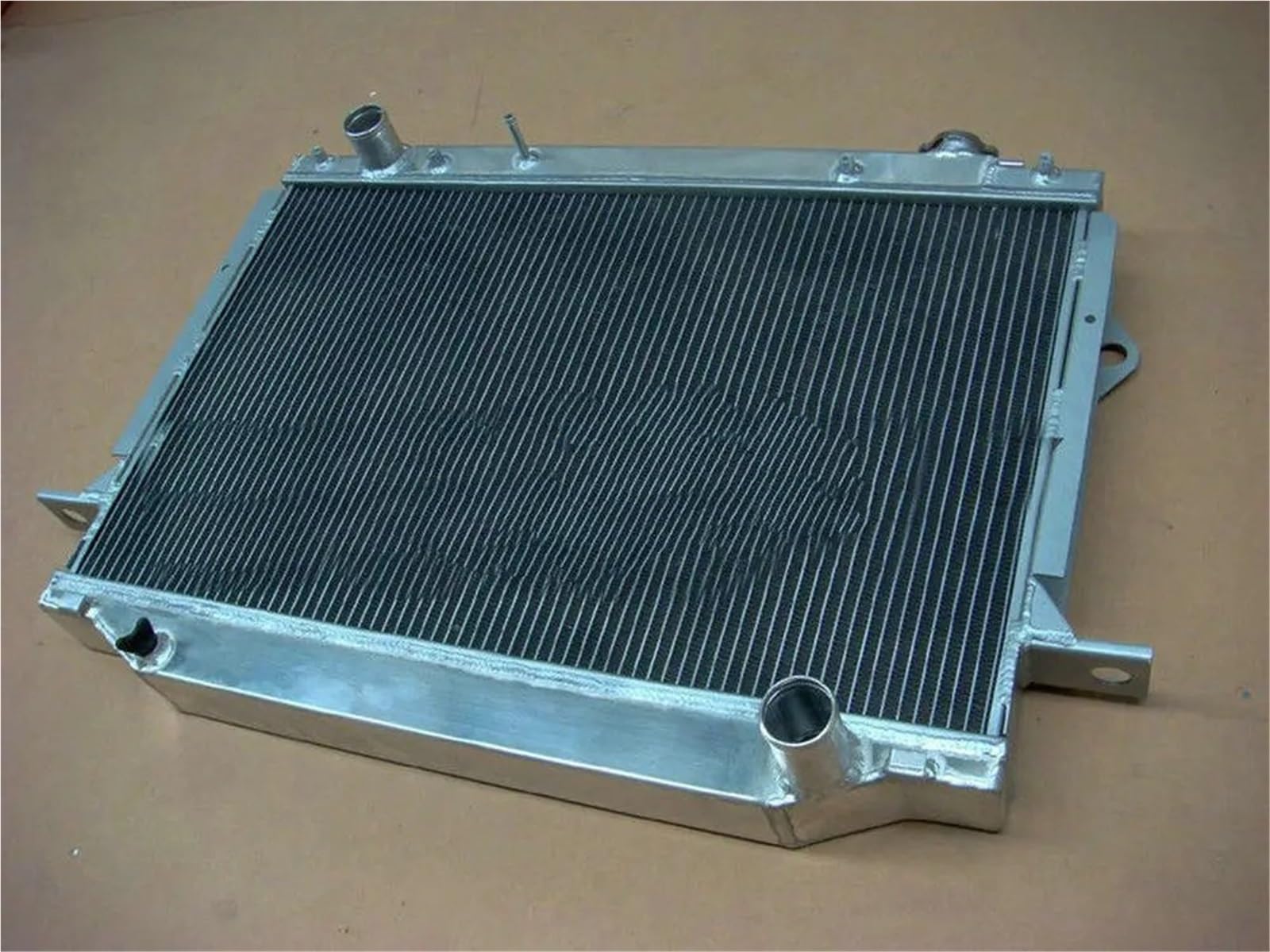 Chłodnica aluminiowa Pasuje do Toyoty Land Cruiser 80 FZJ80 J80 4.5L 1FZ-FE I6 1992-1998 Lexusa LX450 .5 1996 1997 Aluminiowa chłodnica