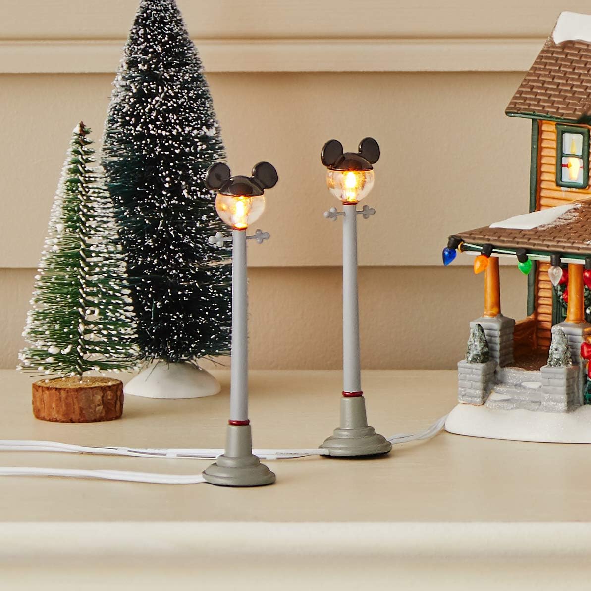Department 56 Zinc alloy, Plastic, Disney Village Mickey Street Lights General Accessory, 4.375 inch