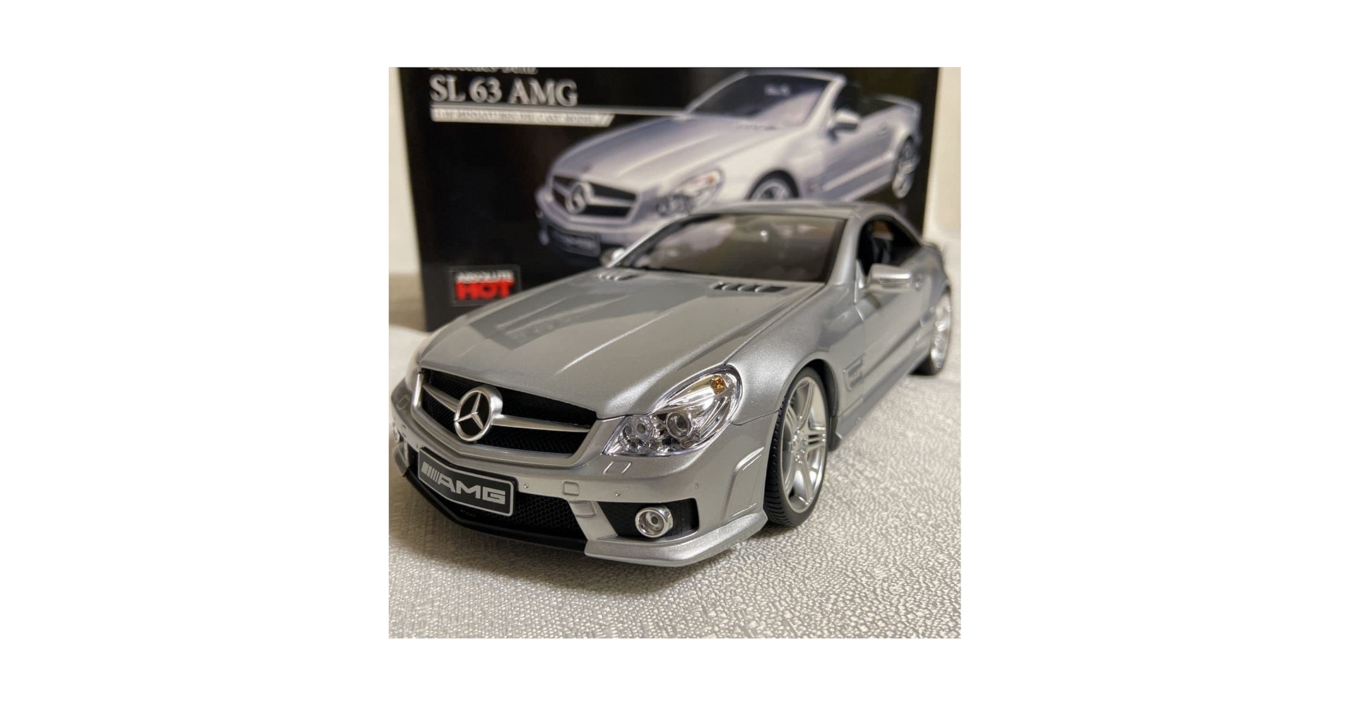 1/18 メルセデス　ベンツ　SL63 AMG iScale 1/18 Mercedes Benz SL63 AMG (R232) 4MATIC 2022 SUN
