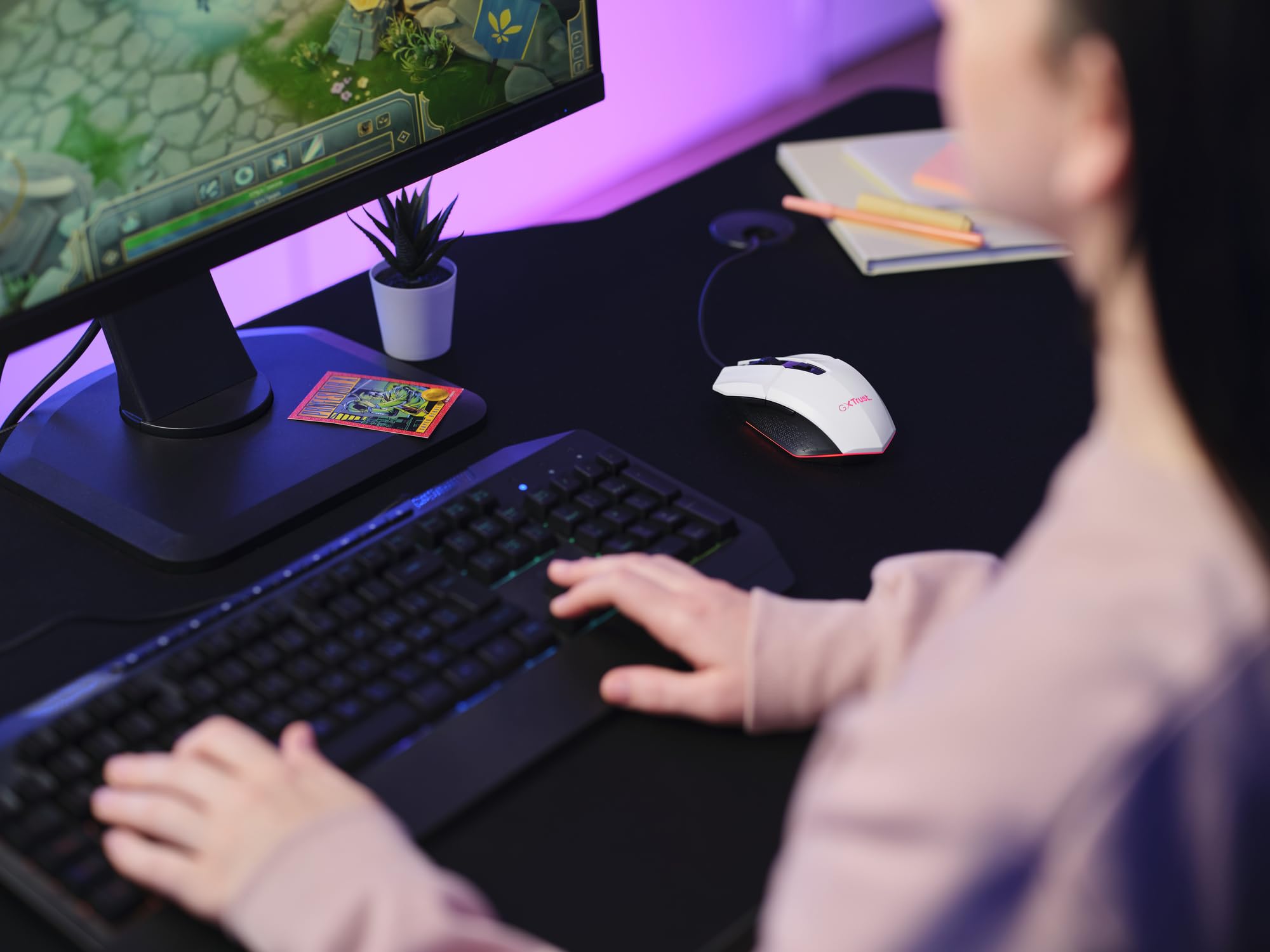 GXTrust Vylax mysz gamingowa z 6 programowalnymi przyciskami, biała | 200-6400 DPI, wielokolorowe podświetlenie LED, kabel USB 150 cm, przewodowa mysz do gier PC komputer laptop