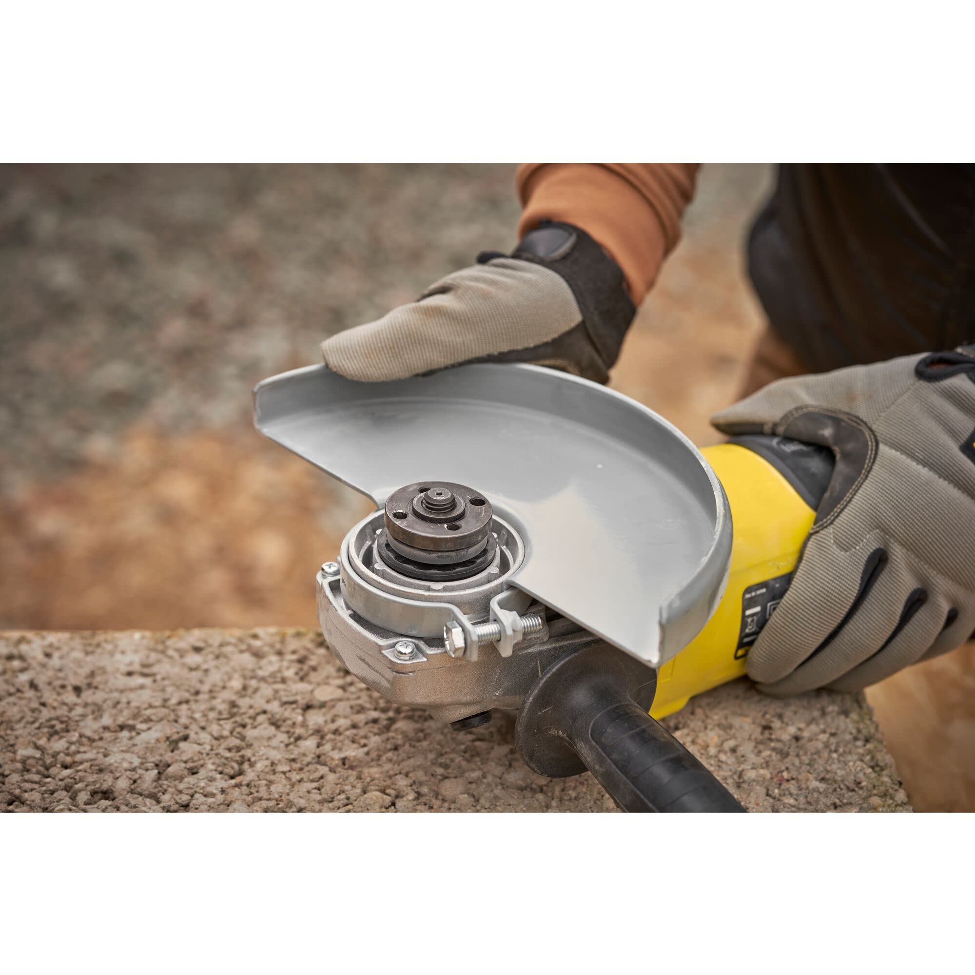 Meuleuse 1 main 230mm - 2000W - Ø 230mm, 6500 trs/min, Poignée latérale 3 positions - STANLEY FATMAX, FMEG232-QS