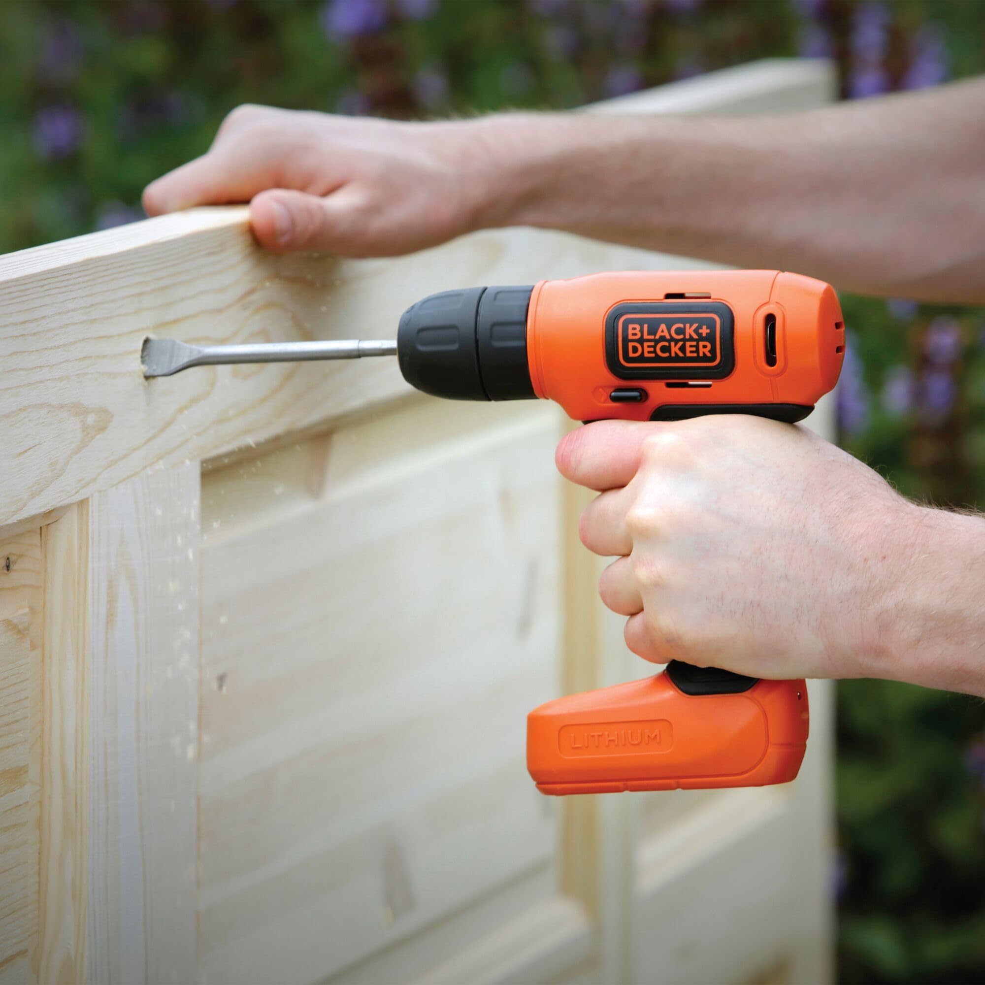 BLACK+DECKER BDCD8GPA Kit Taladro Atornillador BDCD8 Compacto 7.2V, Batería de 1.5 Ah Litio, Incluye con Cargador, Flexómetro de 3 mtrs, Brocas y Bolsa