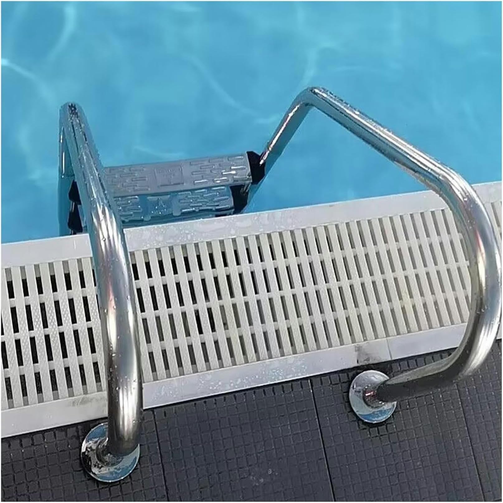Échelle de piscine antidérapante en acier inoxydable pour sécuriser votre bassin extérieur