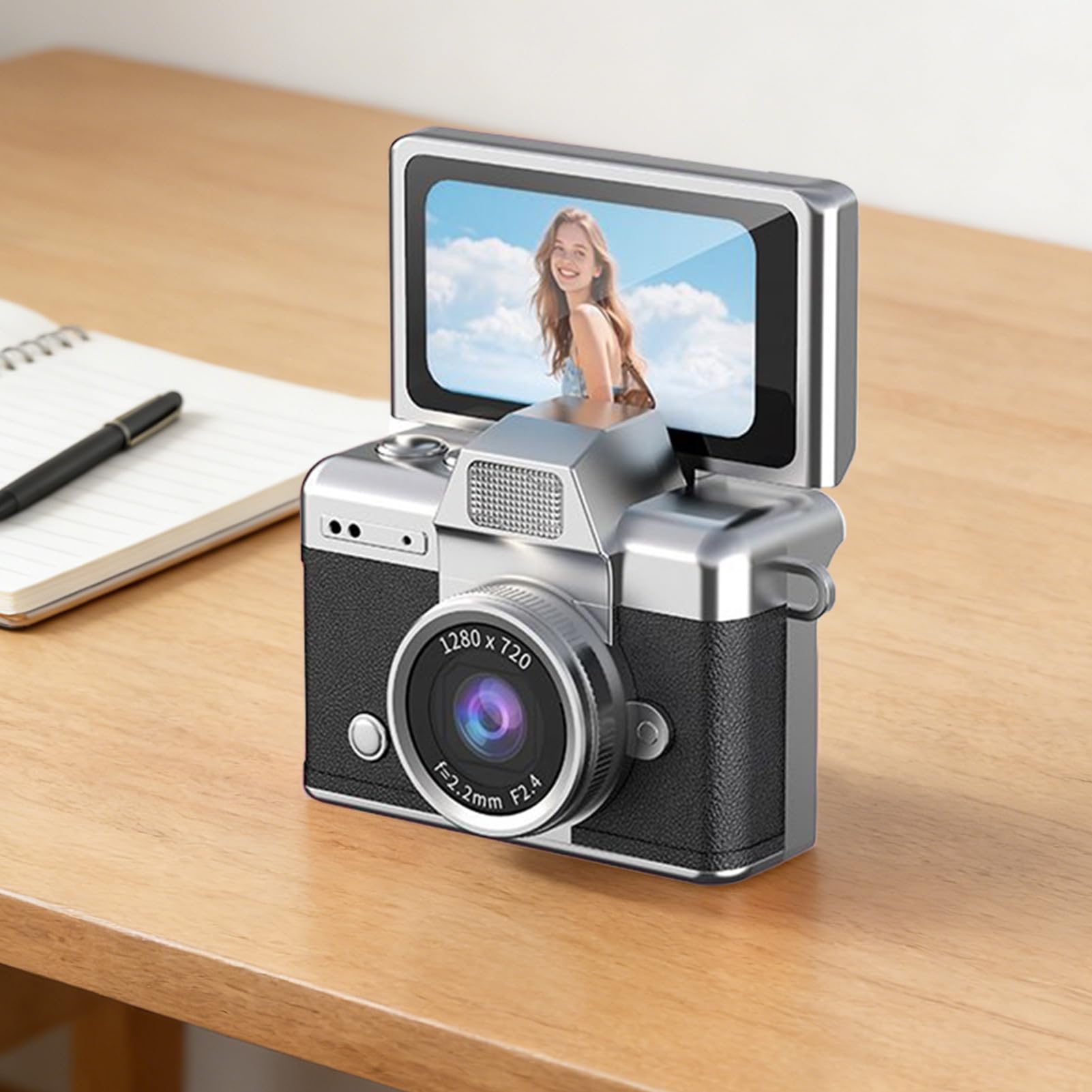 Amazon | ミニデジタルカメラ、レトロデジタルデザイン、3.8*2.7*2.3cm