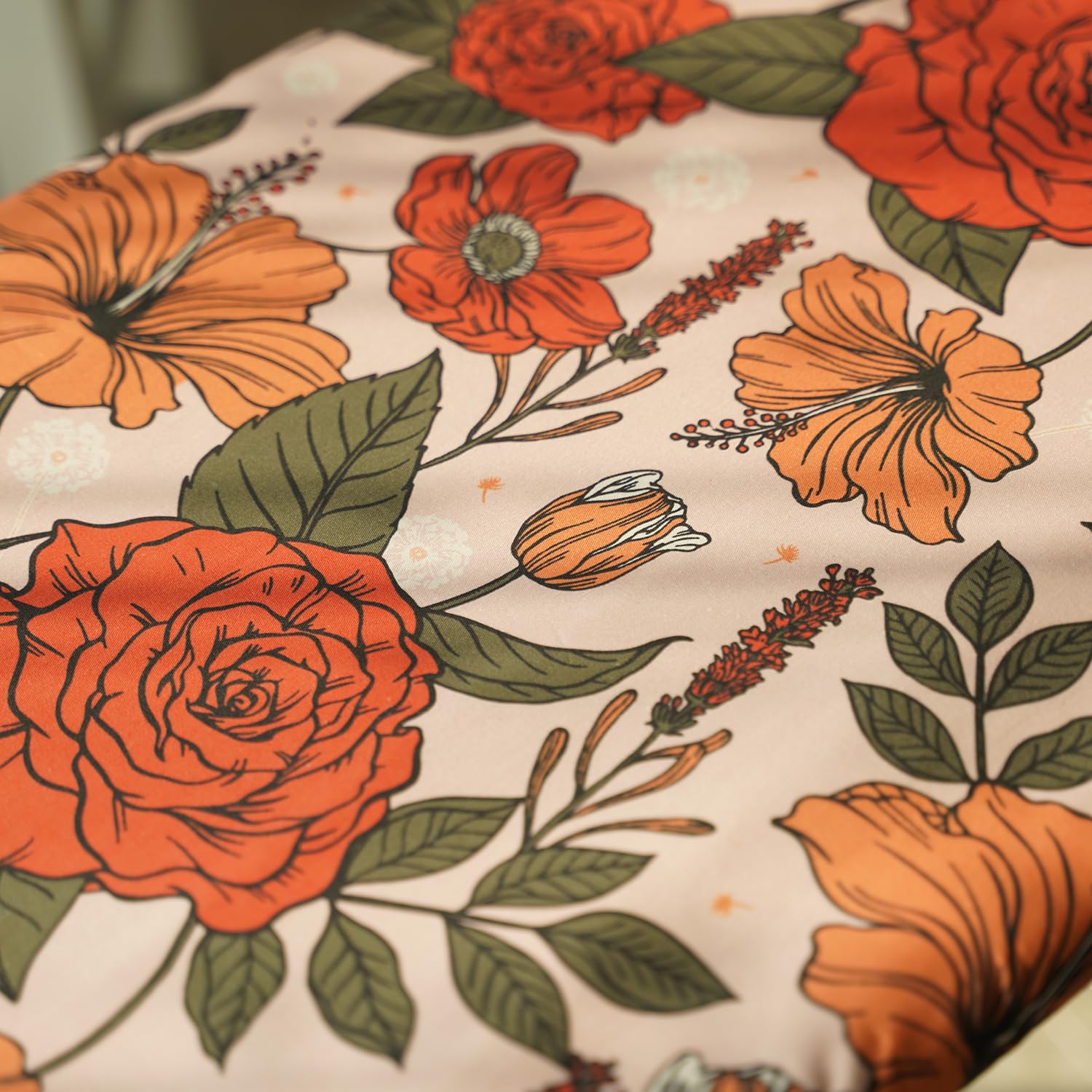 Copriasse da Stiro 125x45cm, Copri ASSE da Stiro Universale con Imbottitura in Feltro Spessa 6mm, Coulisse di Serraggio, Ganci e Chiusure, Stampa Floreale