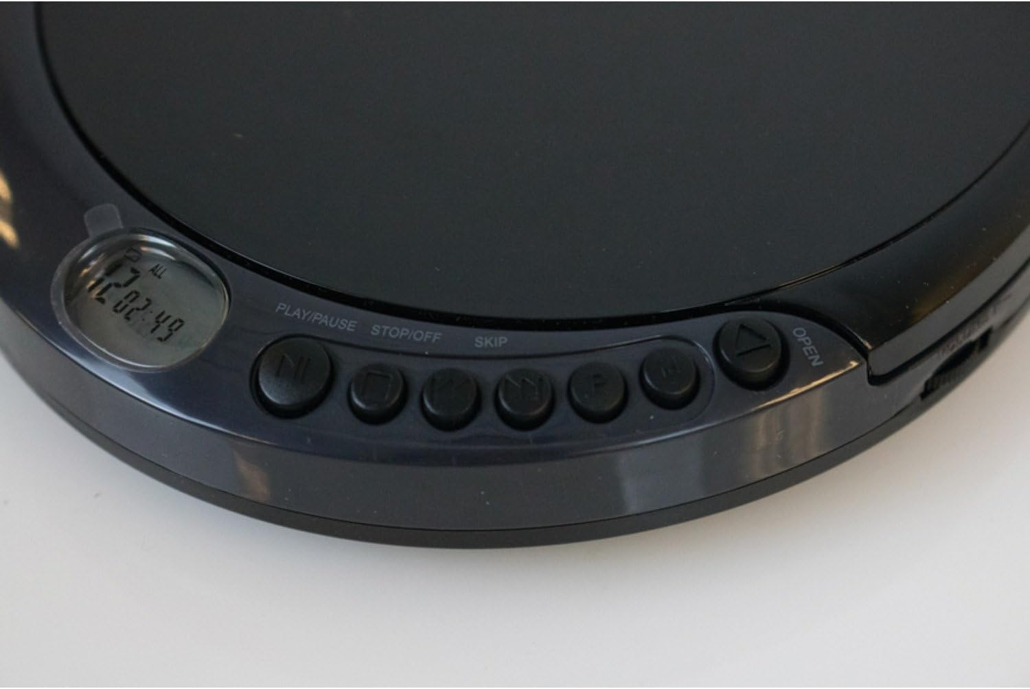 GPX PC101B Portable CD Player with Stereo Earbuds