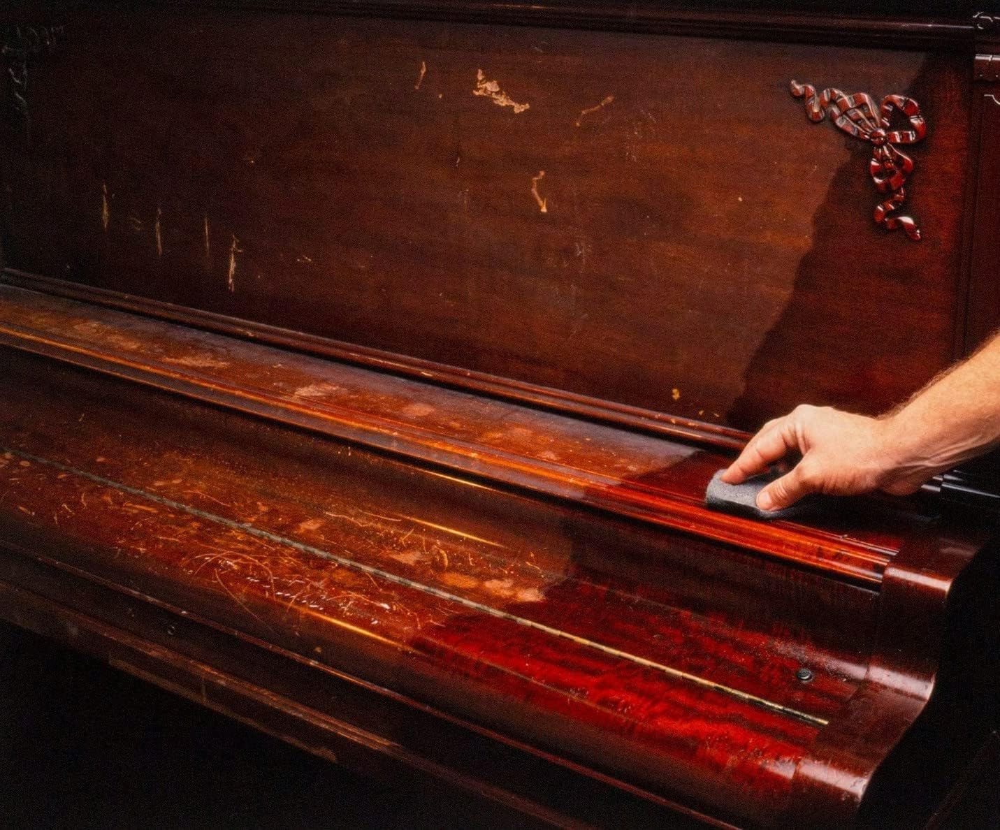 Howard Products RF4016 RF3016 Restor-A-Finish, 16 oz, Walnut, 16 Fl Oz : Health & Household