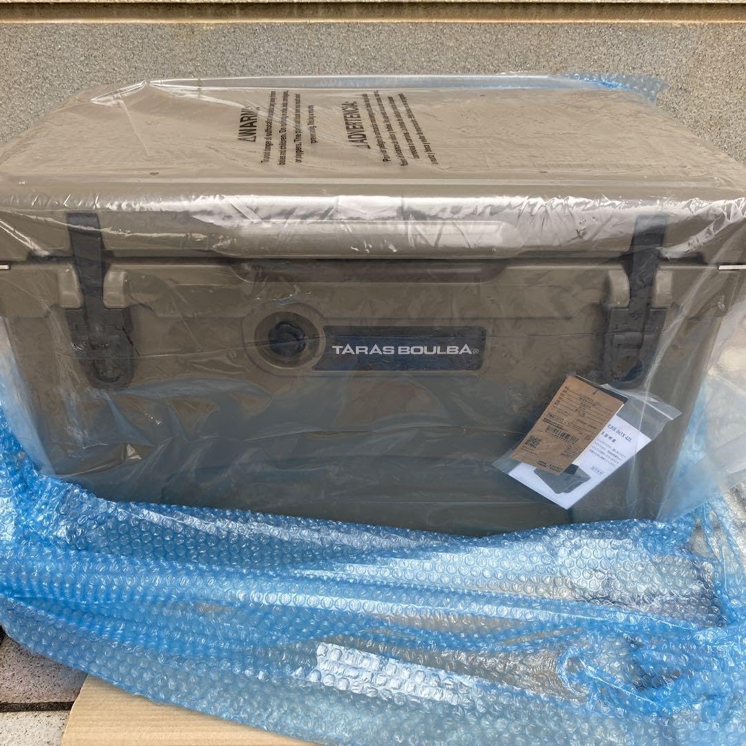 Amazon | タラスブルバ TBクーラーボックス 42L カーキ | ノーブランド 