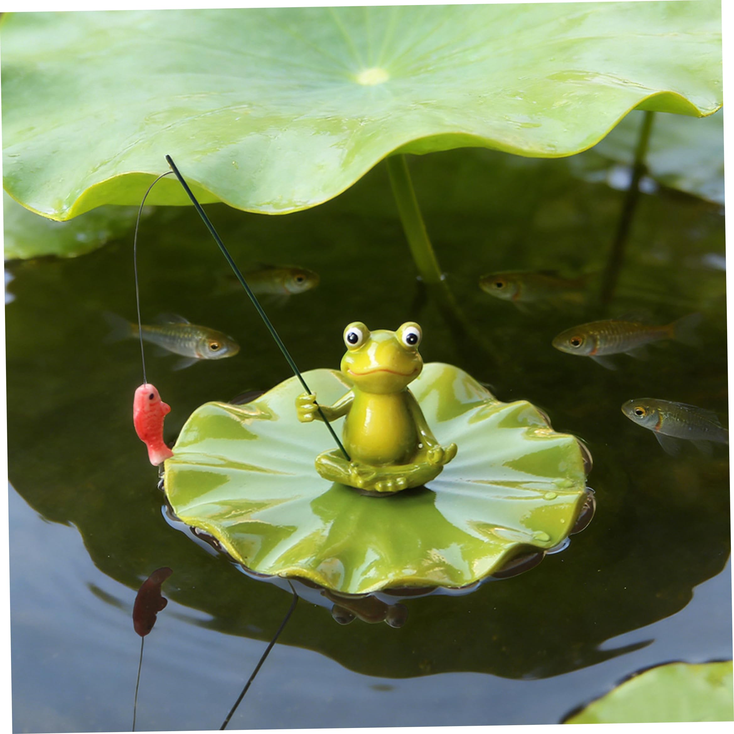 Faticenic Cute Fishing Frog Statue on Lotus Leaf, 4.65" Floating Pond Decor for Outdoor Green