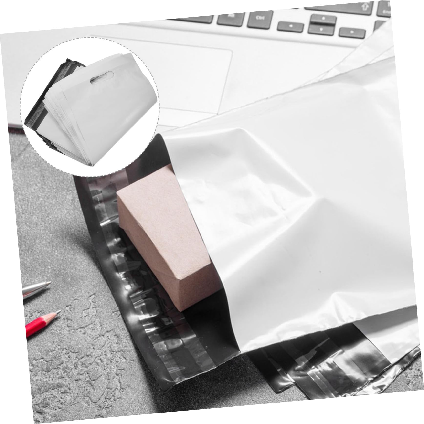 Tofficu 100pezzi Buste per Spedizione in Buste Postali per Abbigliamento per Imballaggio Resistente Chiusura Adesiva Sicura per Spedizioni Portatili