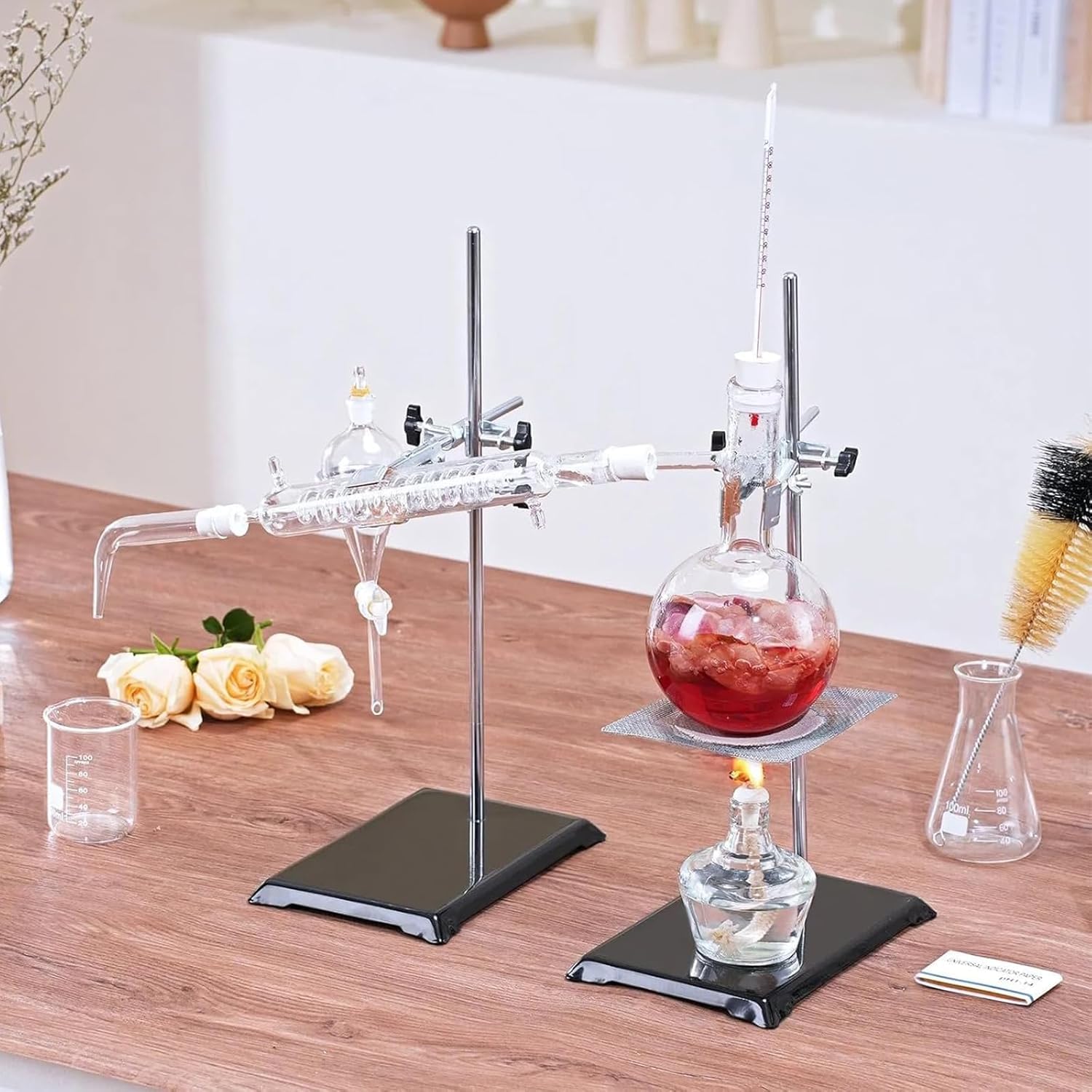 Kit de destilación de aceites esenciales, aparato de destilación de 500 ml, kit de destilación de vidrio de laboratorio con lámpara de alcohol, malla cerámica y 24, 40 juntas, para equipo didáctico.