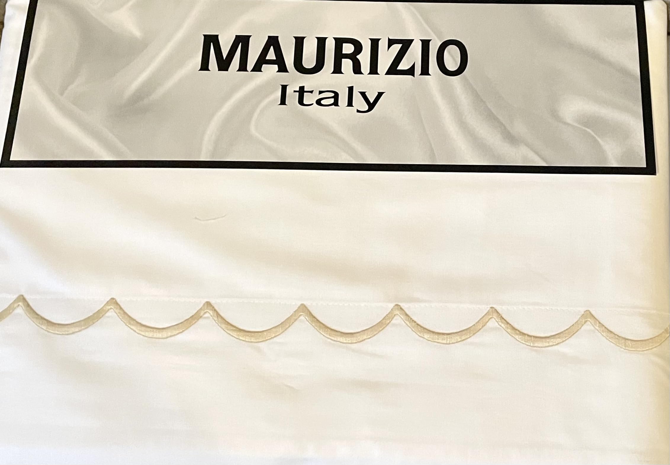 Maurizio Italy 4 Piece 100% Cotton Bright White Sheet Set with a Raised Embroidered Wave Near Hem Cuff (Gold Yellow, Queen (U.S. Standard))