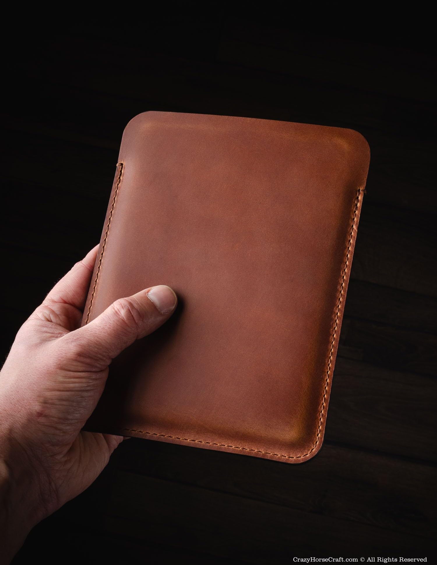 Crazy Horse Craft Custodia in Pelle per Amazon Kindle Colorsoft 7 Pollici | Cover artigianale in pelle italiana conciata al vegetale, protegge l'e-reader in viaggio, sviluppa una patina unica