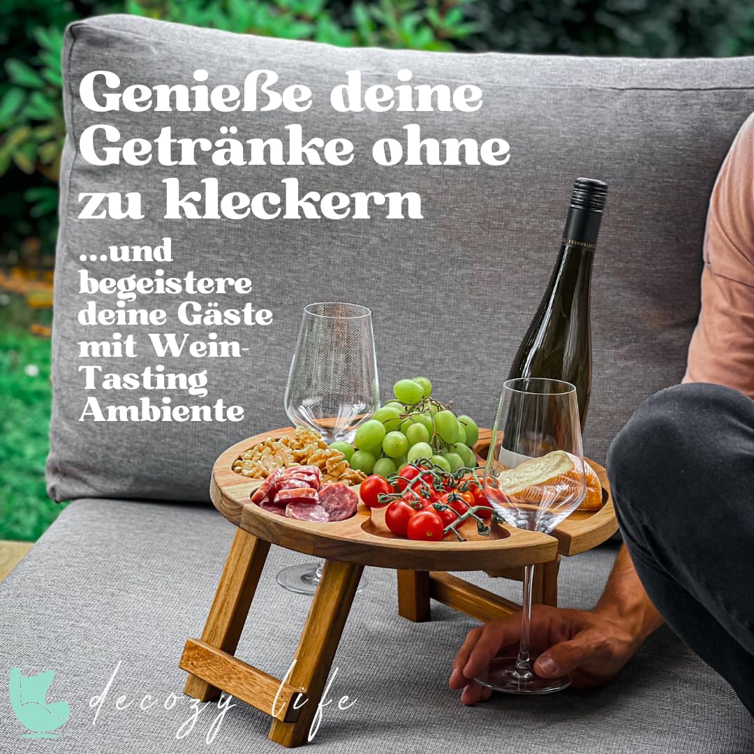 Decozy Life Weintisch Akazie Massivholz - Weinbar & Weintablett für Zuhause oder Outdoor - geeignet als Picknicktisch klappbar - Nutzbar als Weinhalter & Ideal als Strandtisch & Picknick Zubehör