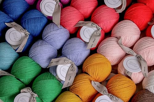 Miniatura 2 de About Strings Lazy Wool - Hilo mezcla de lana merina No. 3 Light DK, 1.76 onzas, 109 yardas por bola, paquete de 4 unidades (crema)