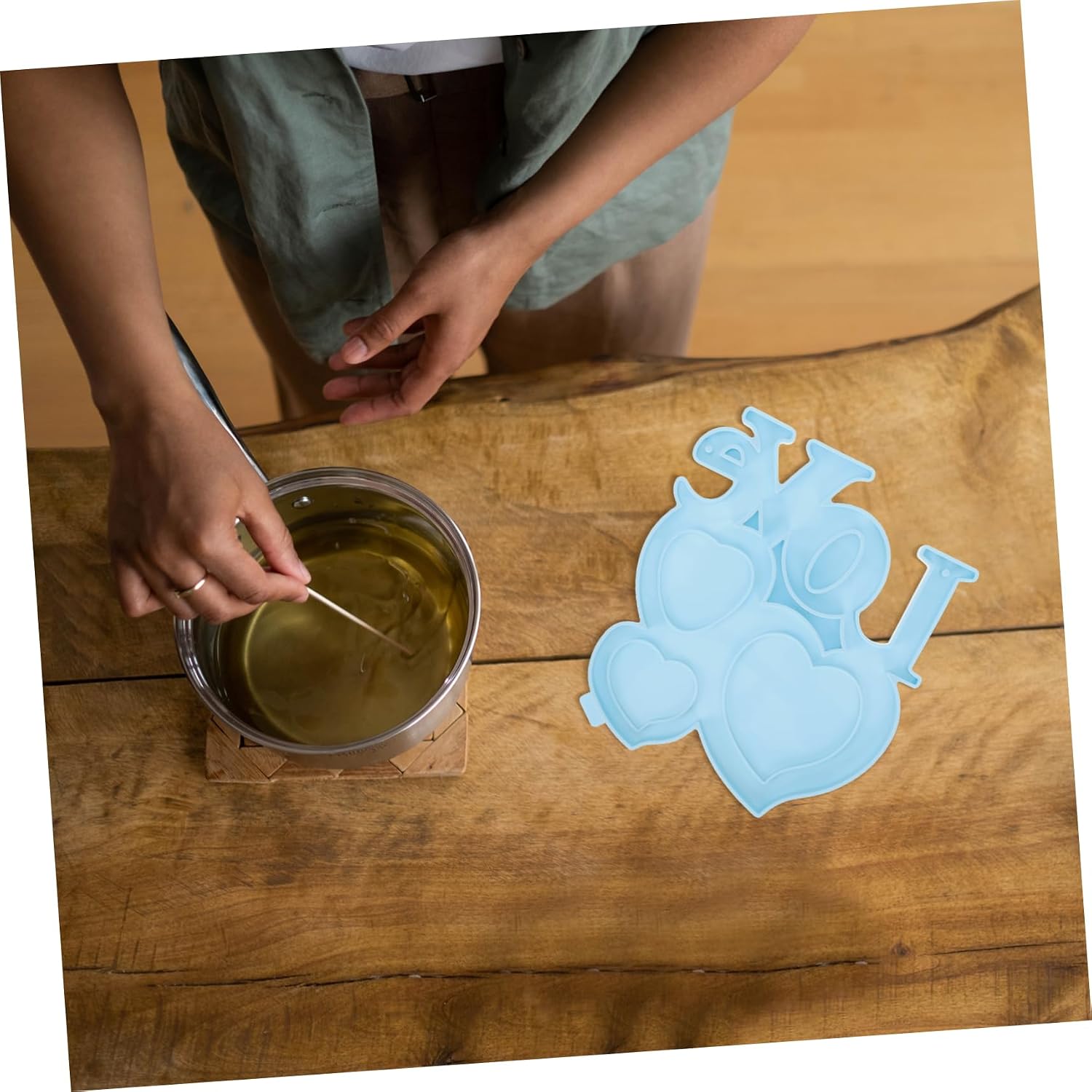 Angoily Handmade Heart-Shaped Picture Frame Mold for Valentine's Day DIY Crafts Flexible and Reusable for Creating Unique Wall Decorations and